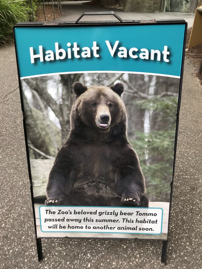 North Carolina Zoo: Grizzly Bear Vacant Habitat Sign
