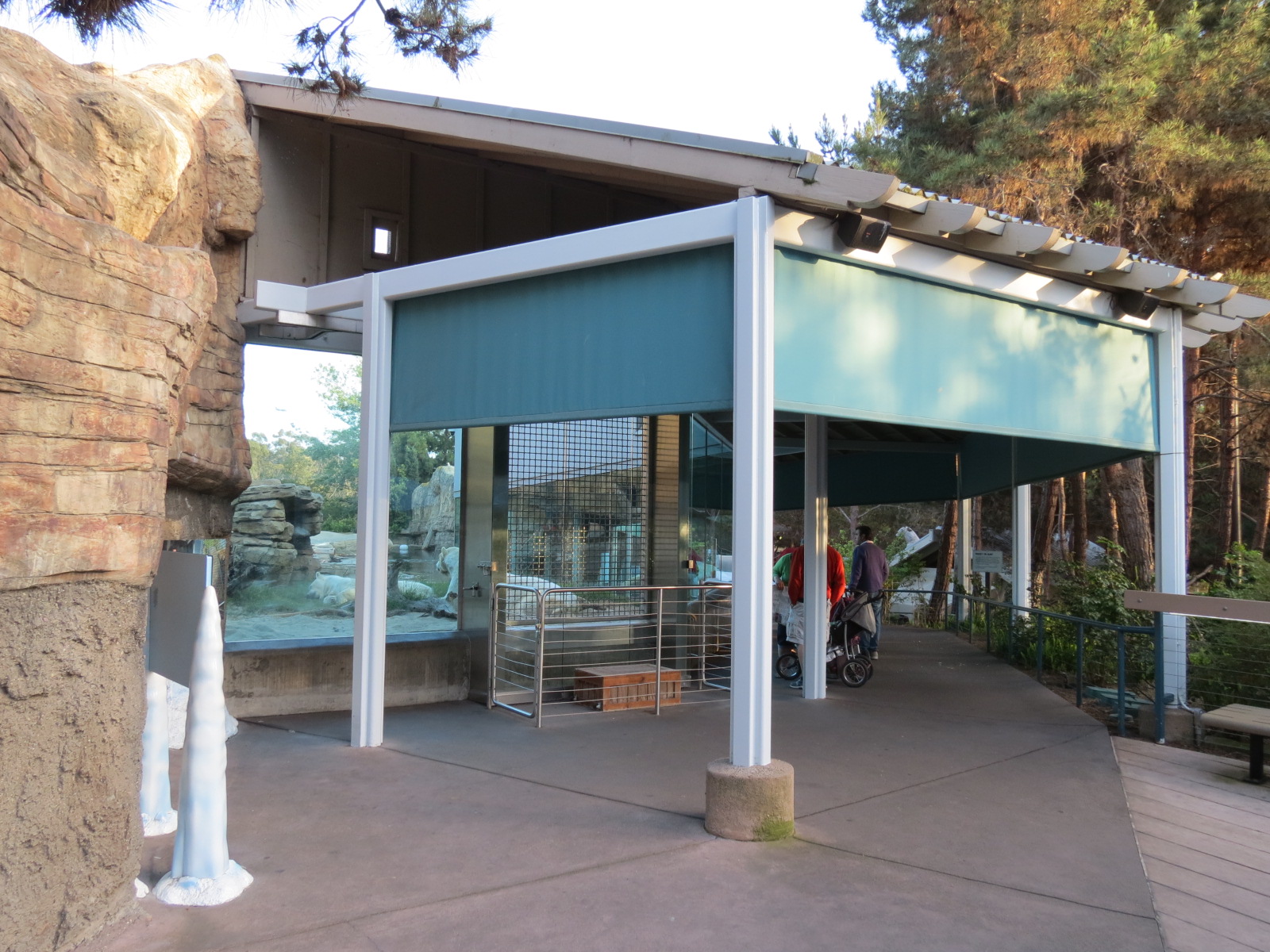 Northern Frontier - Polar Bear Plunge - Polar Bear Exhibit