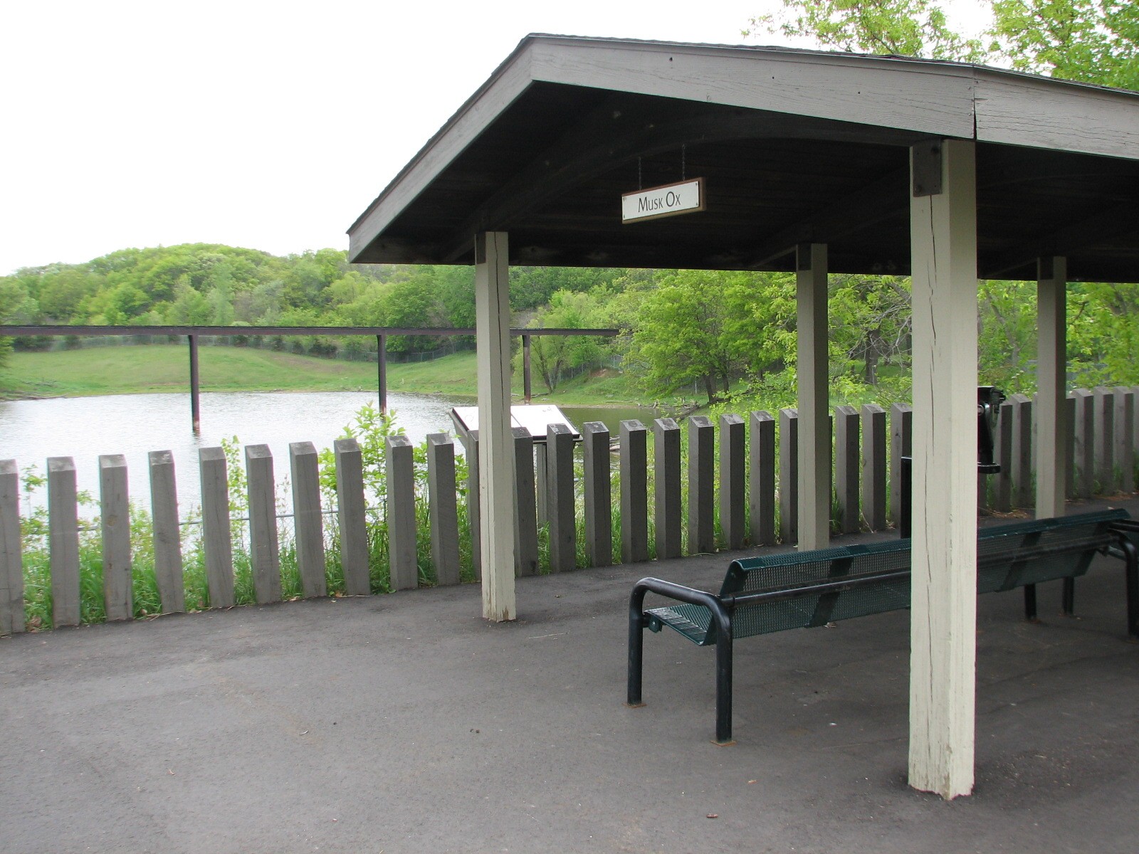 Northern Trail - Muskox Exhibit Viewing Shelter