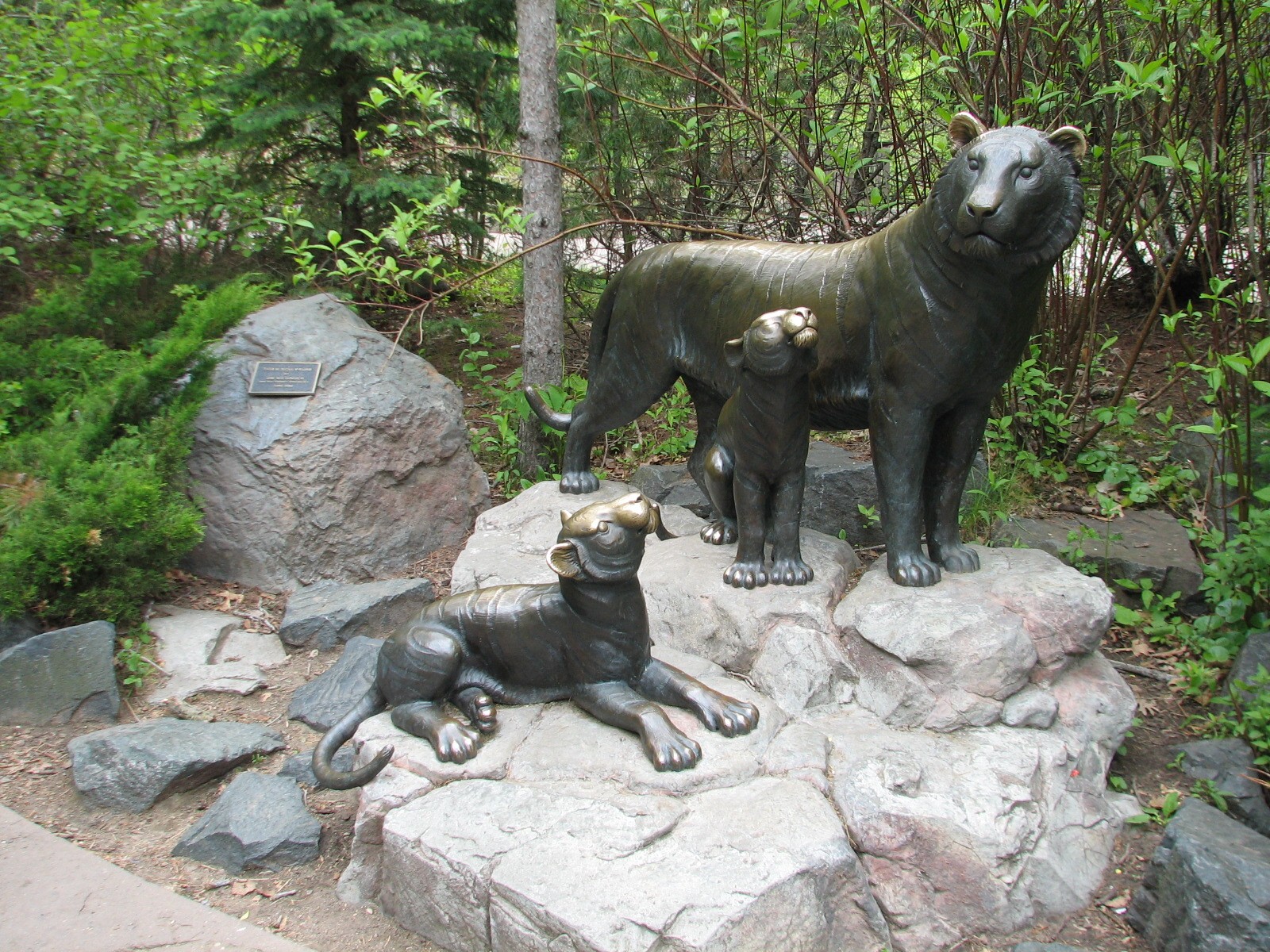 Northern Trail - Tiger Lair Sculptures