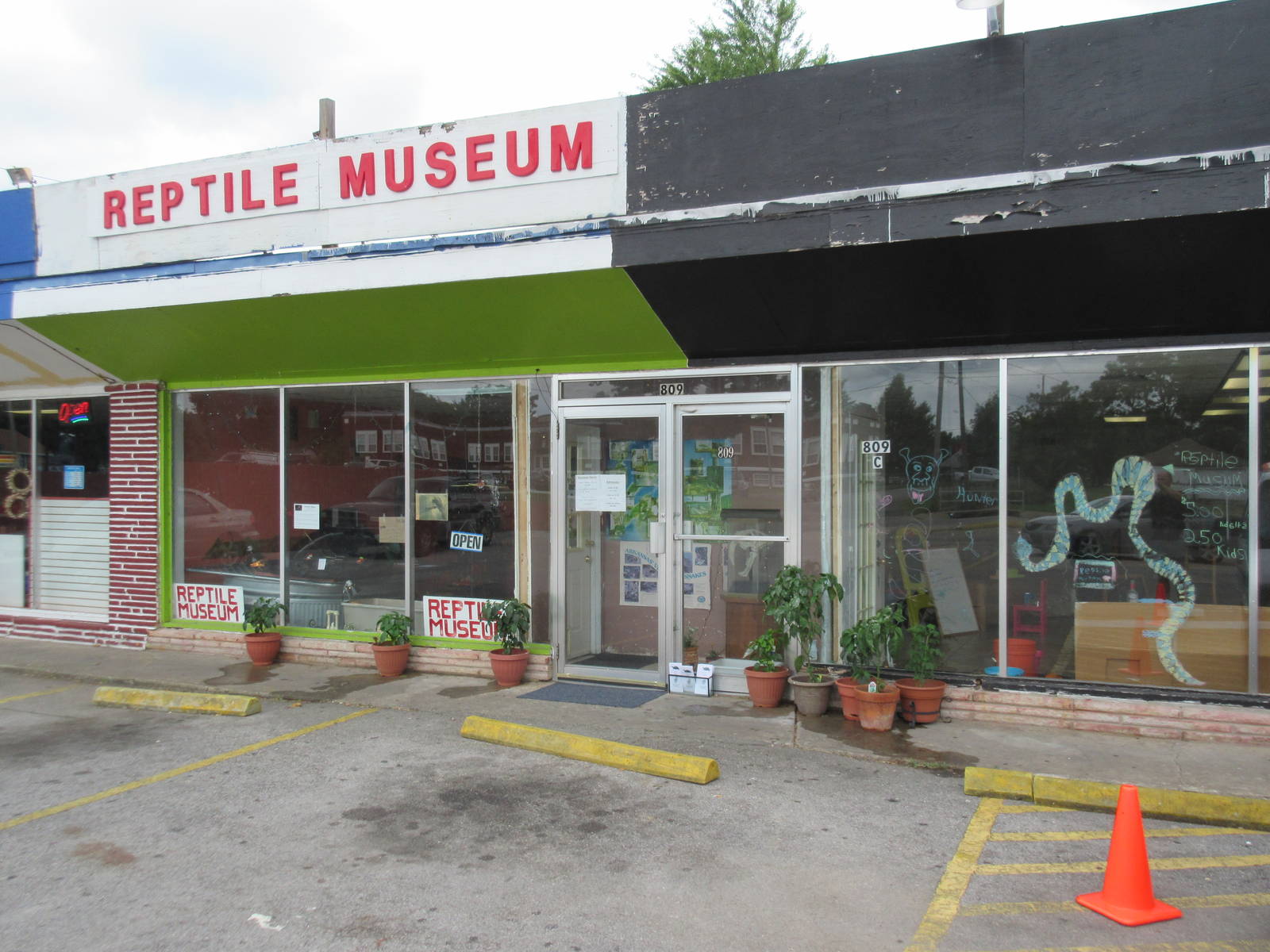Northwest Arkansas Reptile Museum