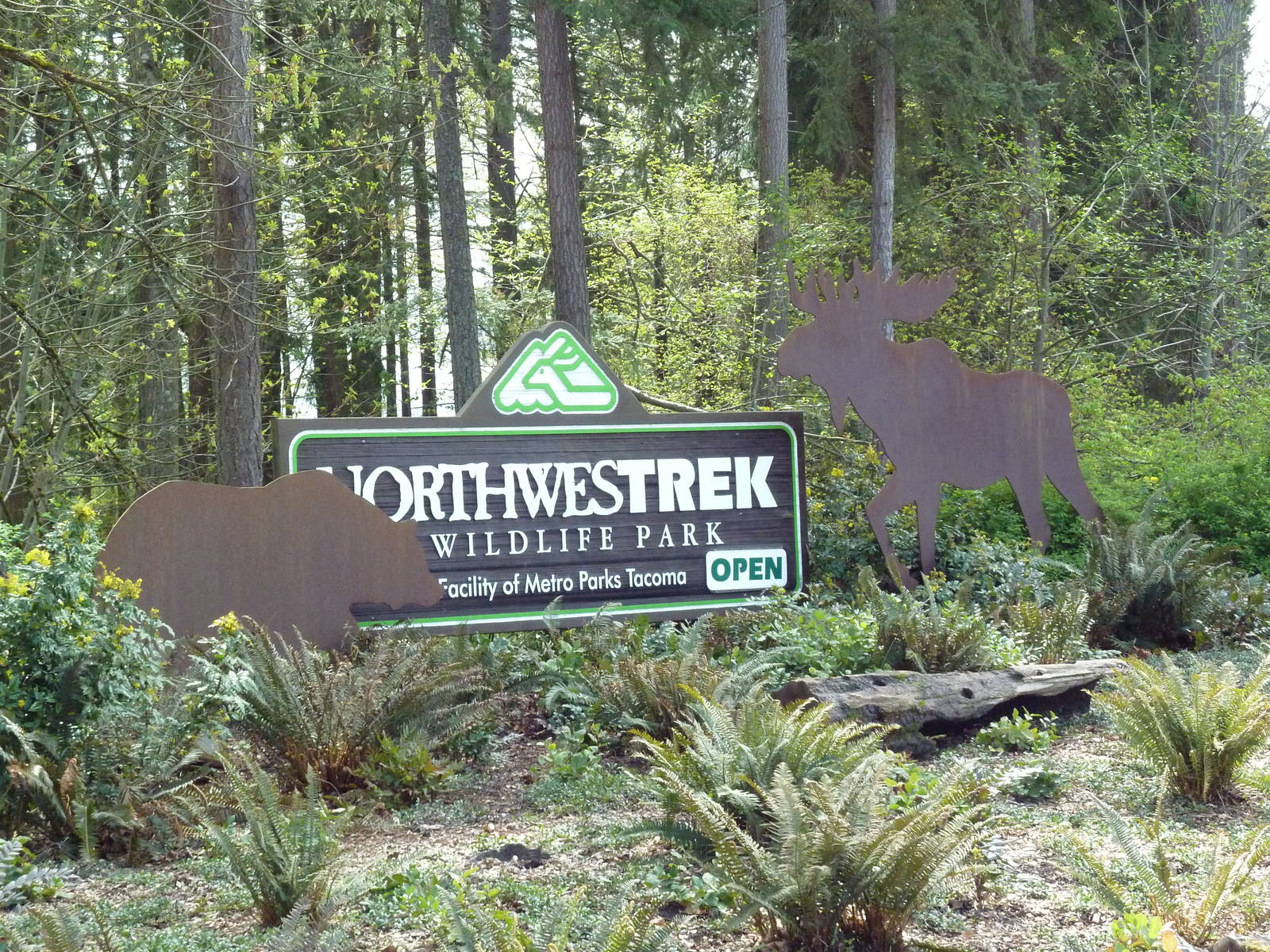 Northwest Trek Entrance Sign