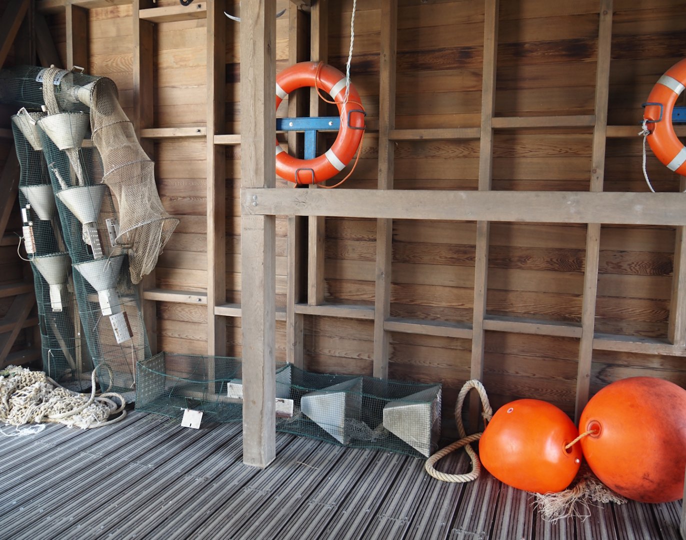 Nortica Hafên port themed area - Seafood trapping materials as theming, 2024-06-23