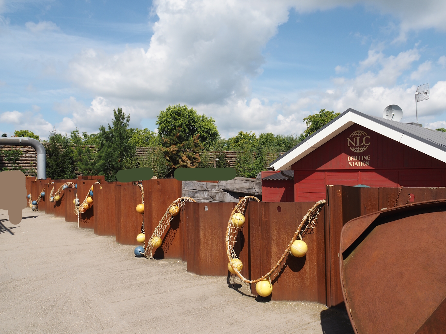 Nortica - Harbor seal exhibit viewing areas, 2024-06-23
