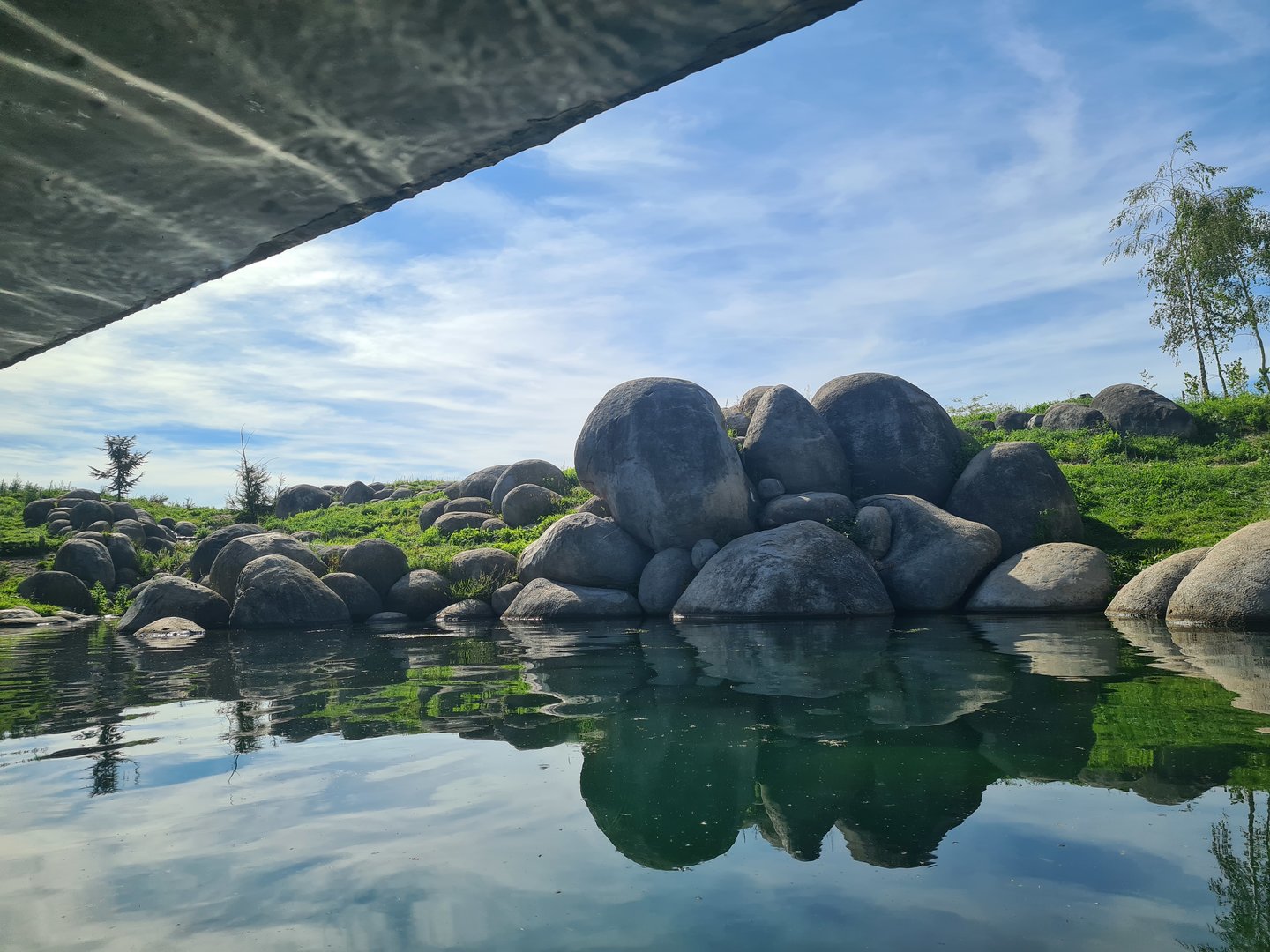 Nortica - Polar bear enclosure from underwater area