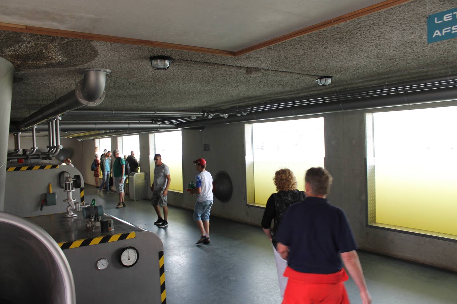 NORTICA : Underwater viewing Polar bears