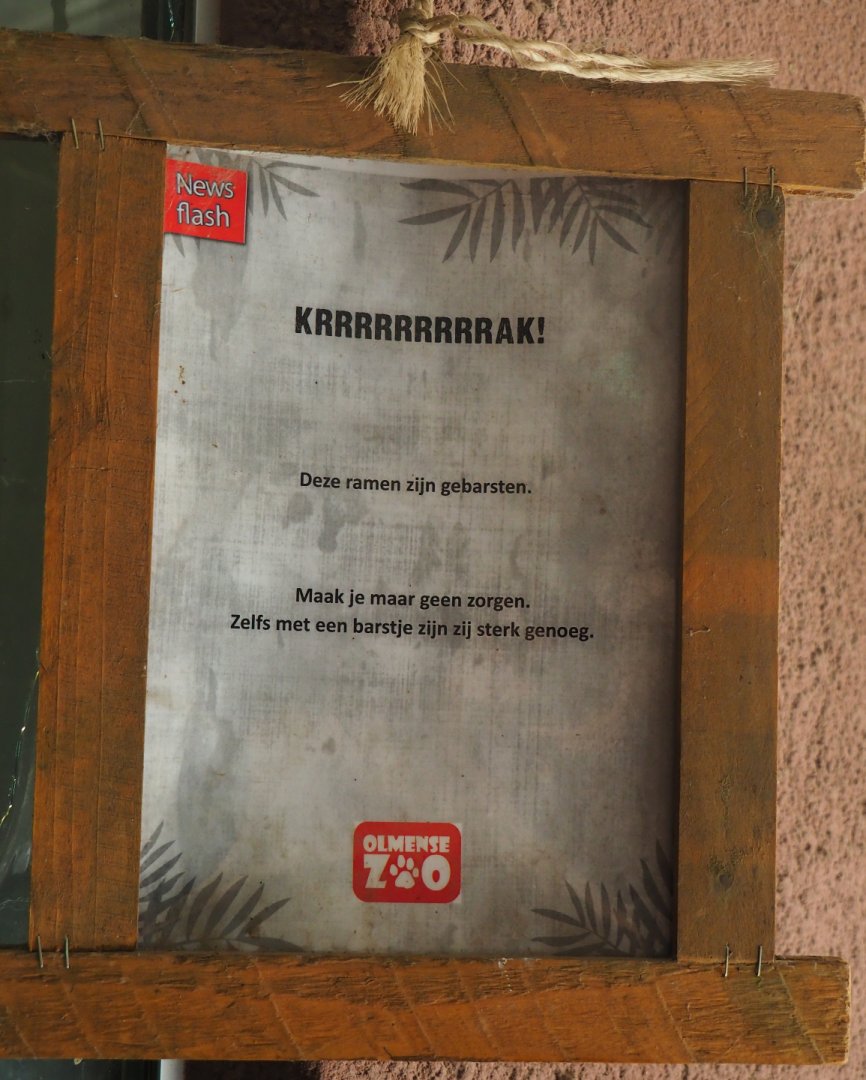 Not very reassuring sign about the windows of the indoor big cat holdings, 2019-08-04