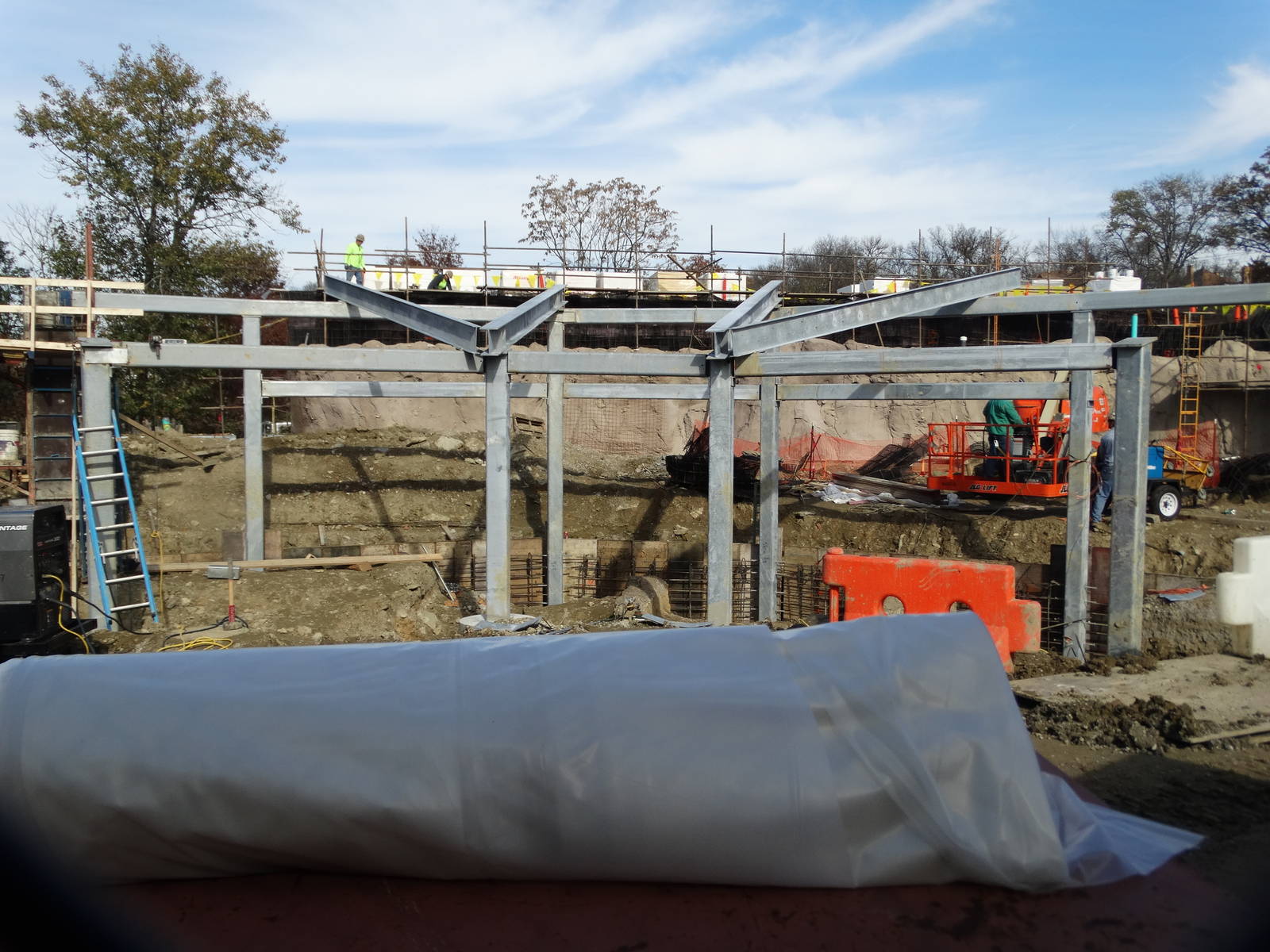 Nov. 2015 - Africa - Hippo Exhibit - Shaded Viewing Construction