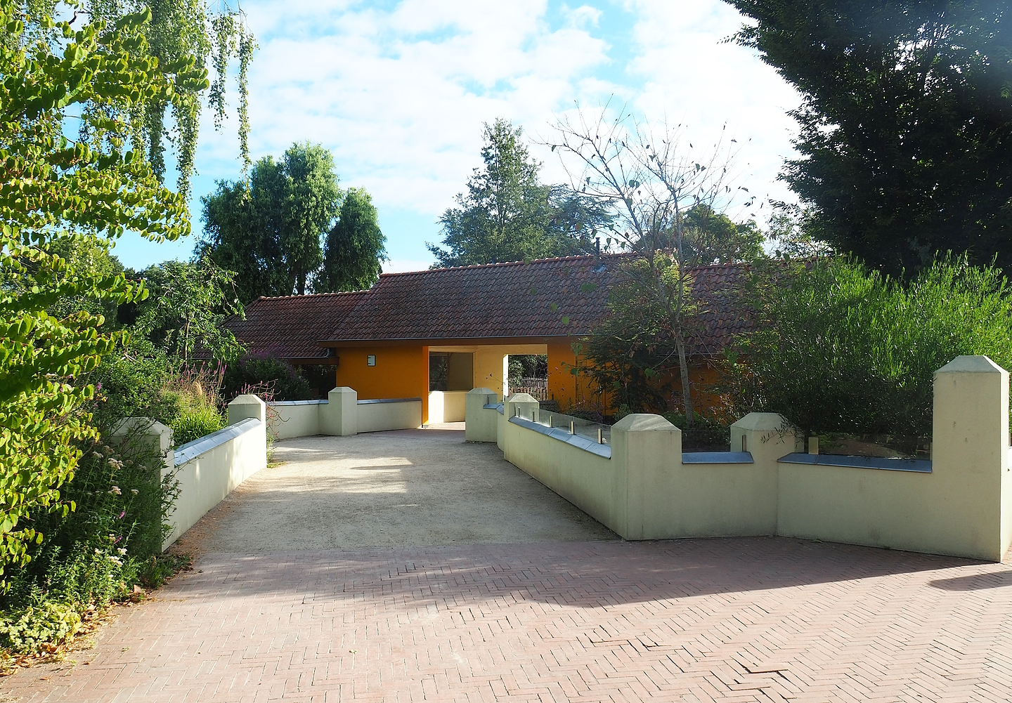 Nuboso monkeys, Elegant-crested tinamou and Patagonian mara house, 2022-08-28