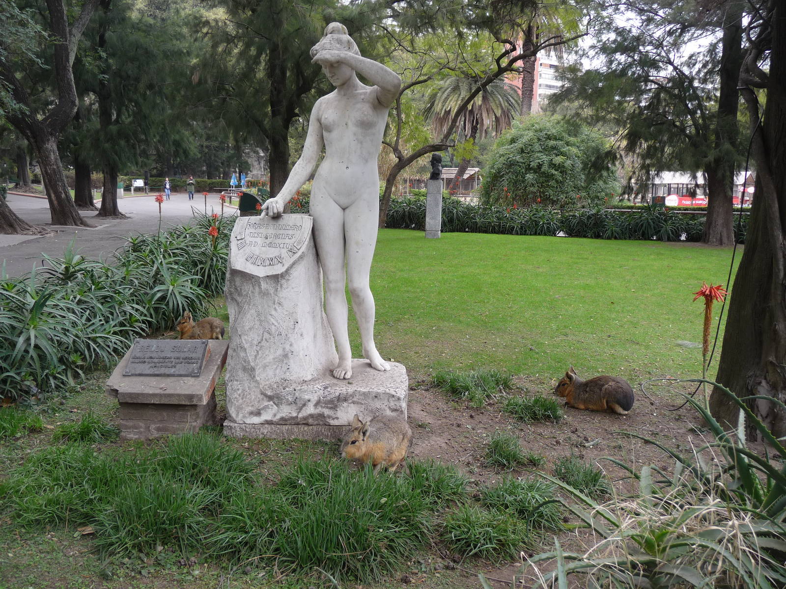 NUDE STATUE AND MARAS BUENOS AIRES ZOO