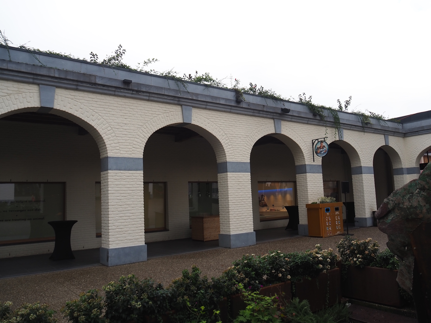 Nursery and wildlife care center viewing area, 2023-10-13