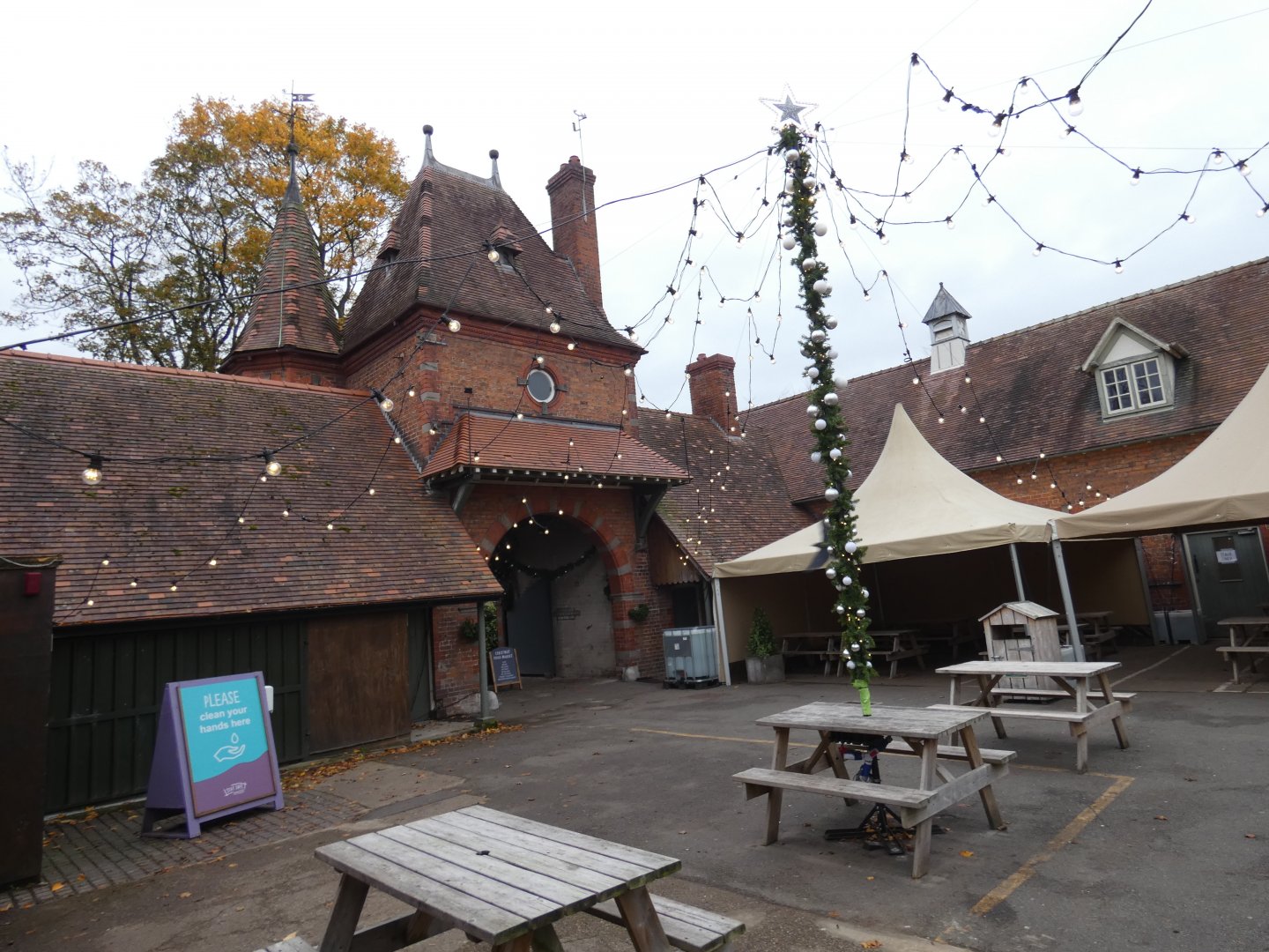 Oakfield house courtyard