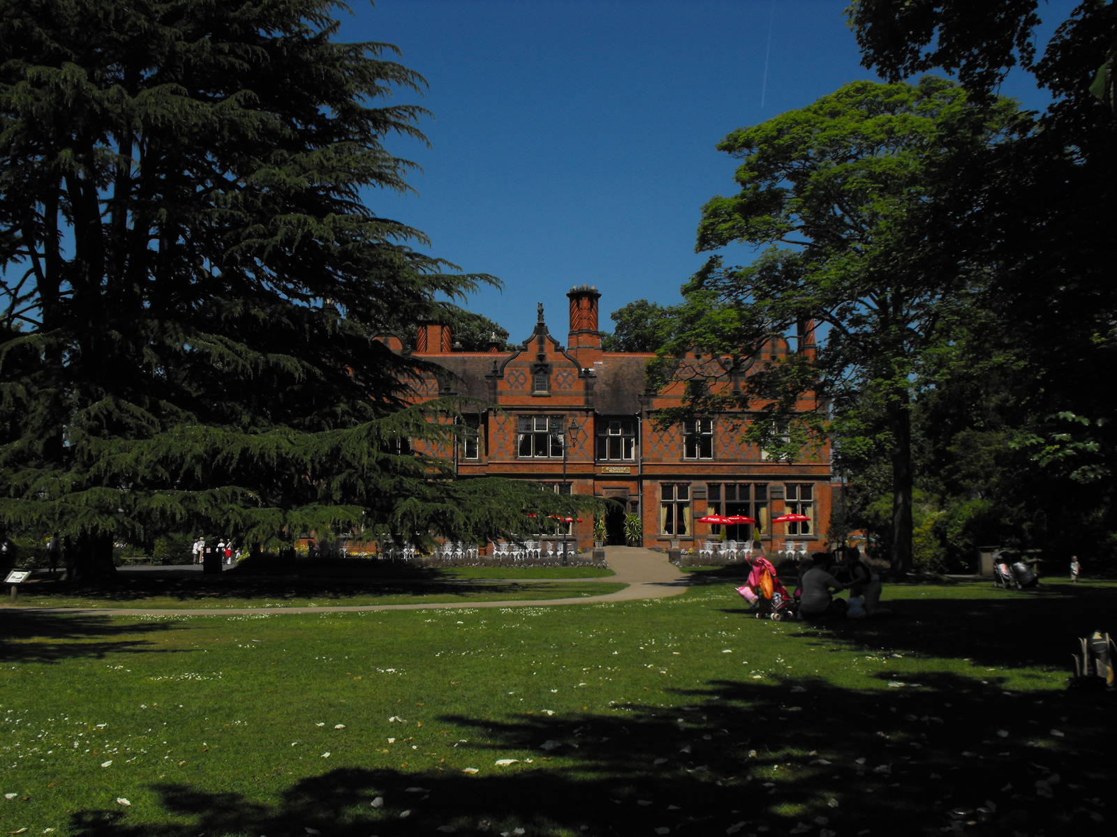 Oakfield Manor