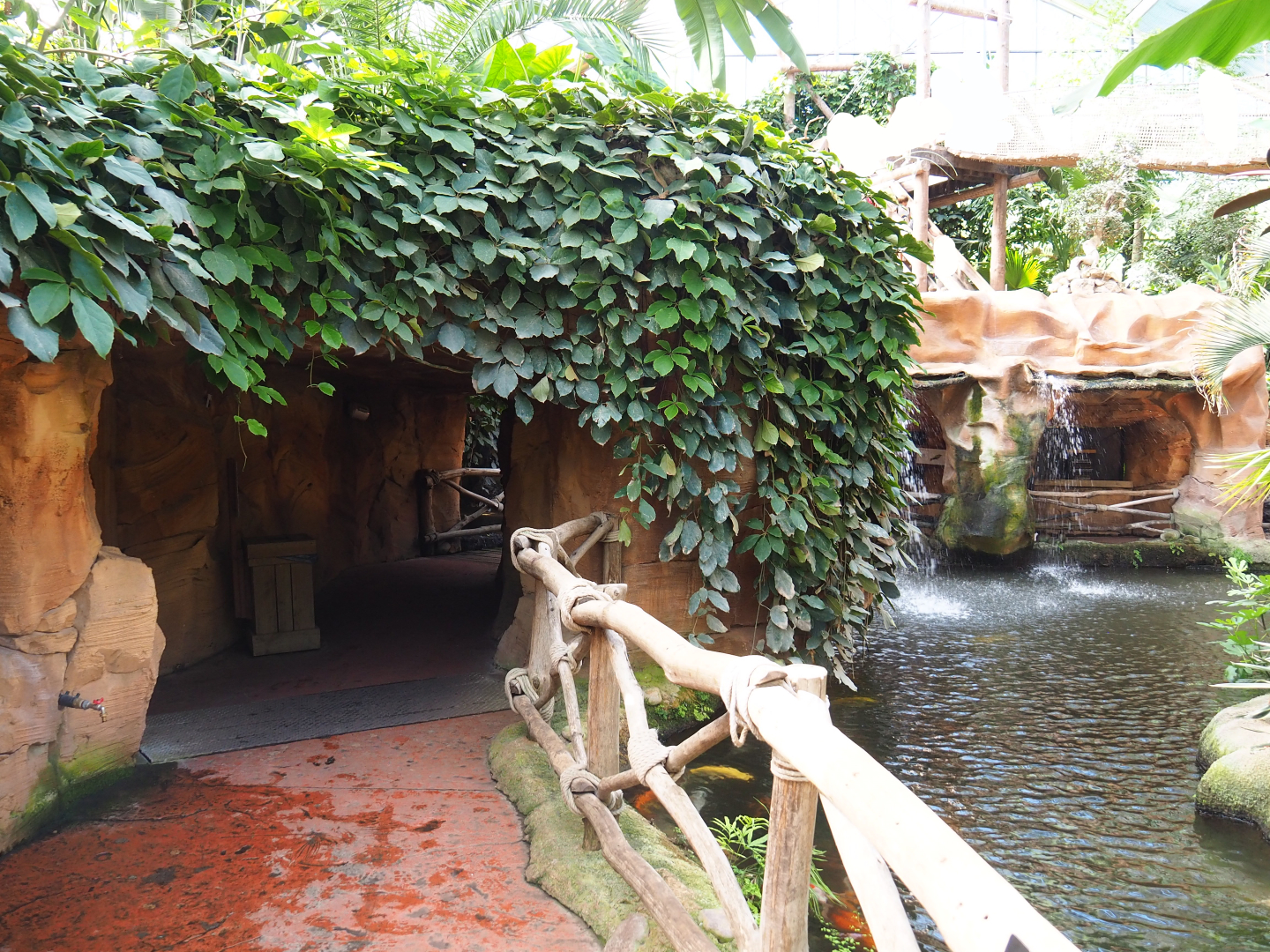 Oasis - Lower area with small exhibits and viewing of saki island, 2022-06-28