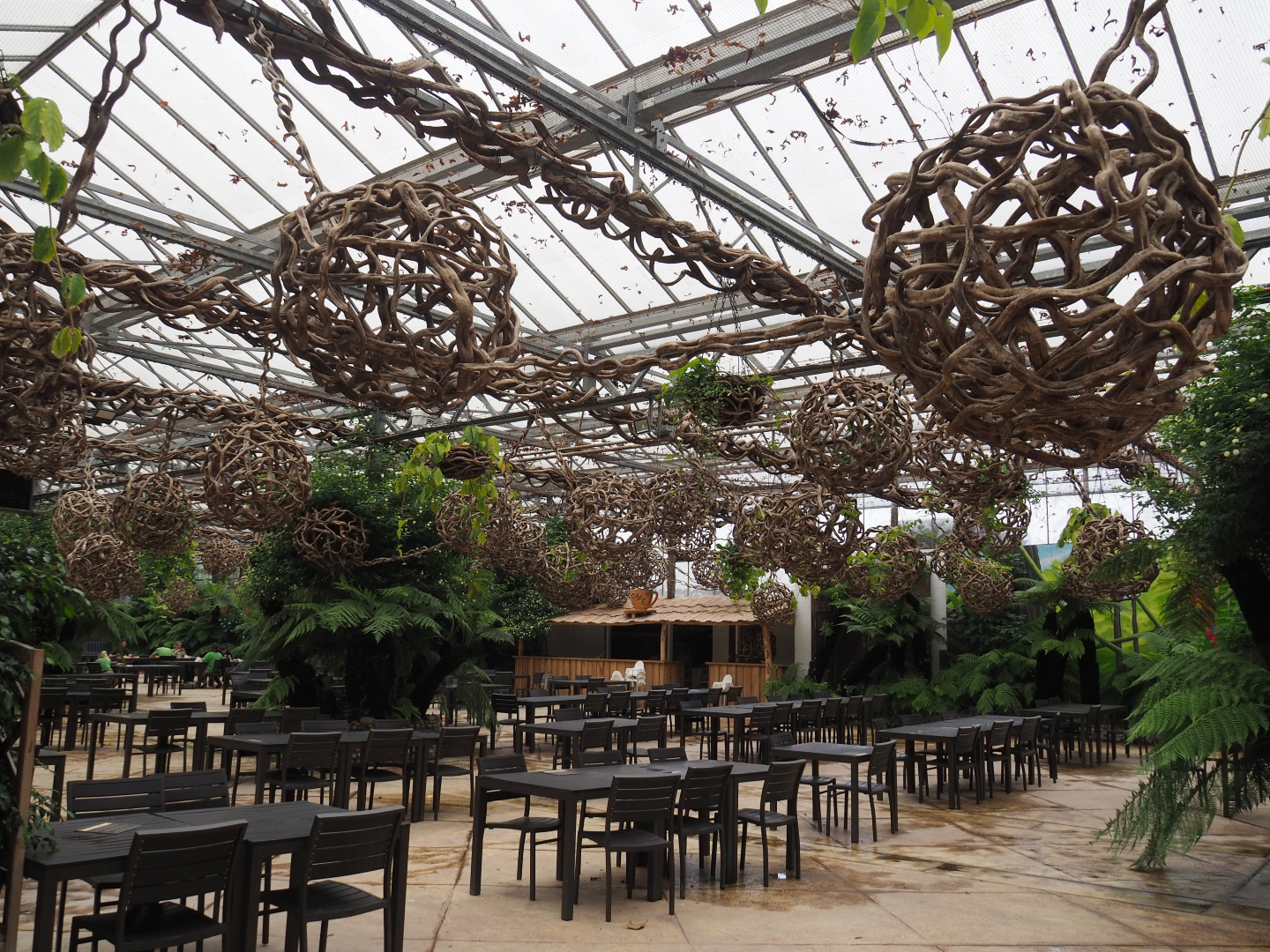 Oasis restaurant area, 2020-09-03