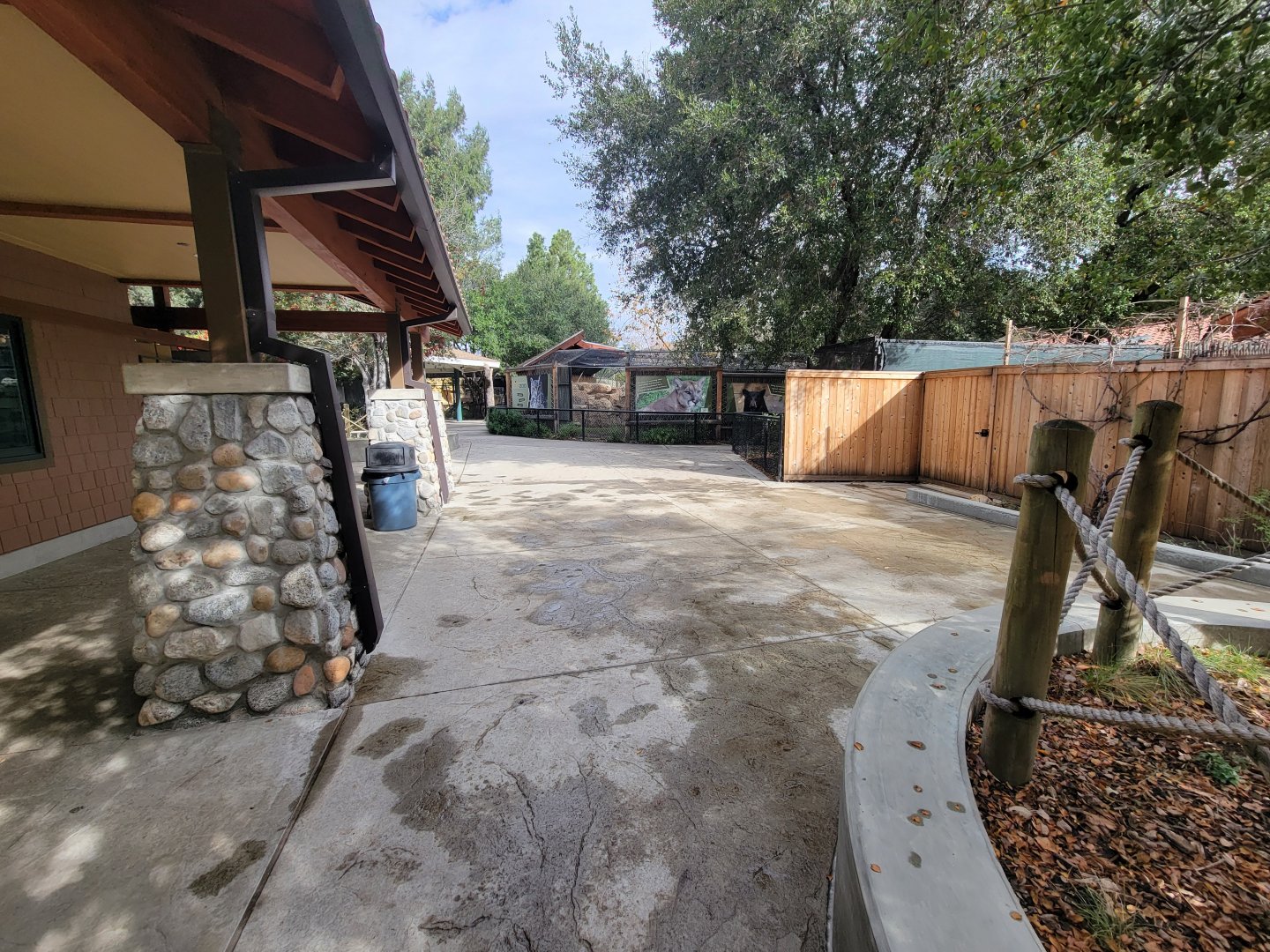 OC Zoo - Inside entrance