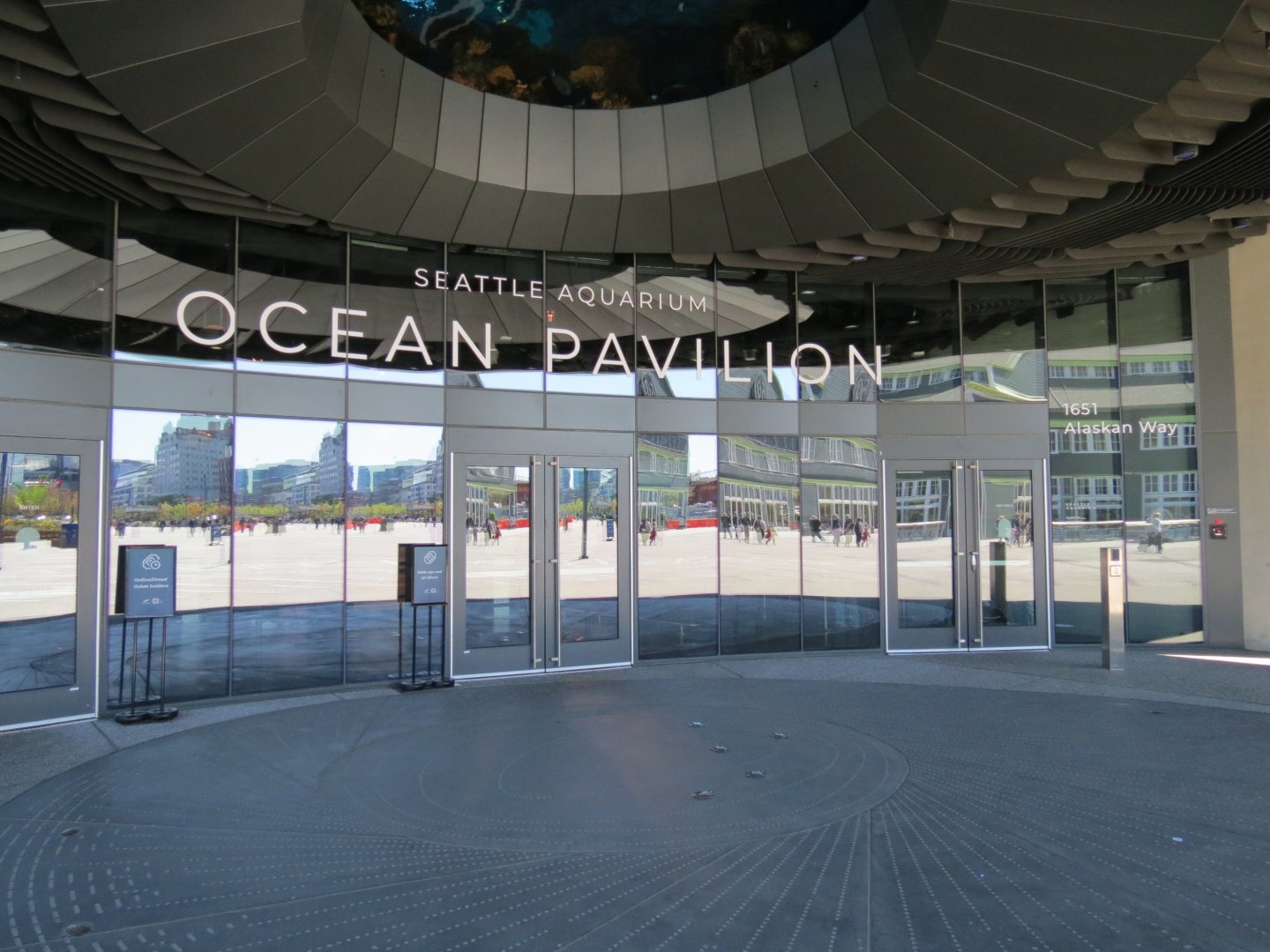 Ocean Pavilion - Entry and Reef Preview Ceiling Window