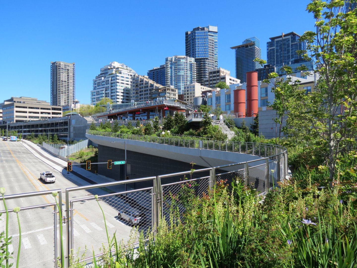 Ocean Pavilion - Rooftop Bridge Across Road