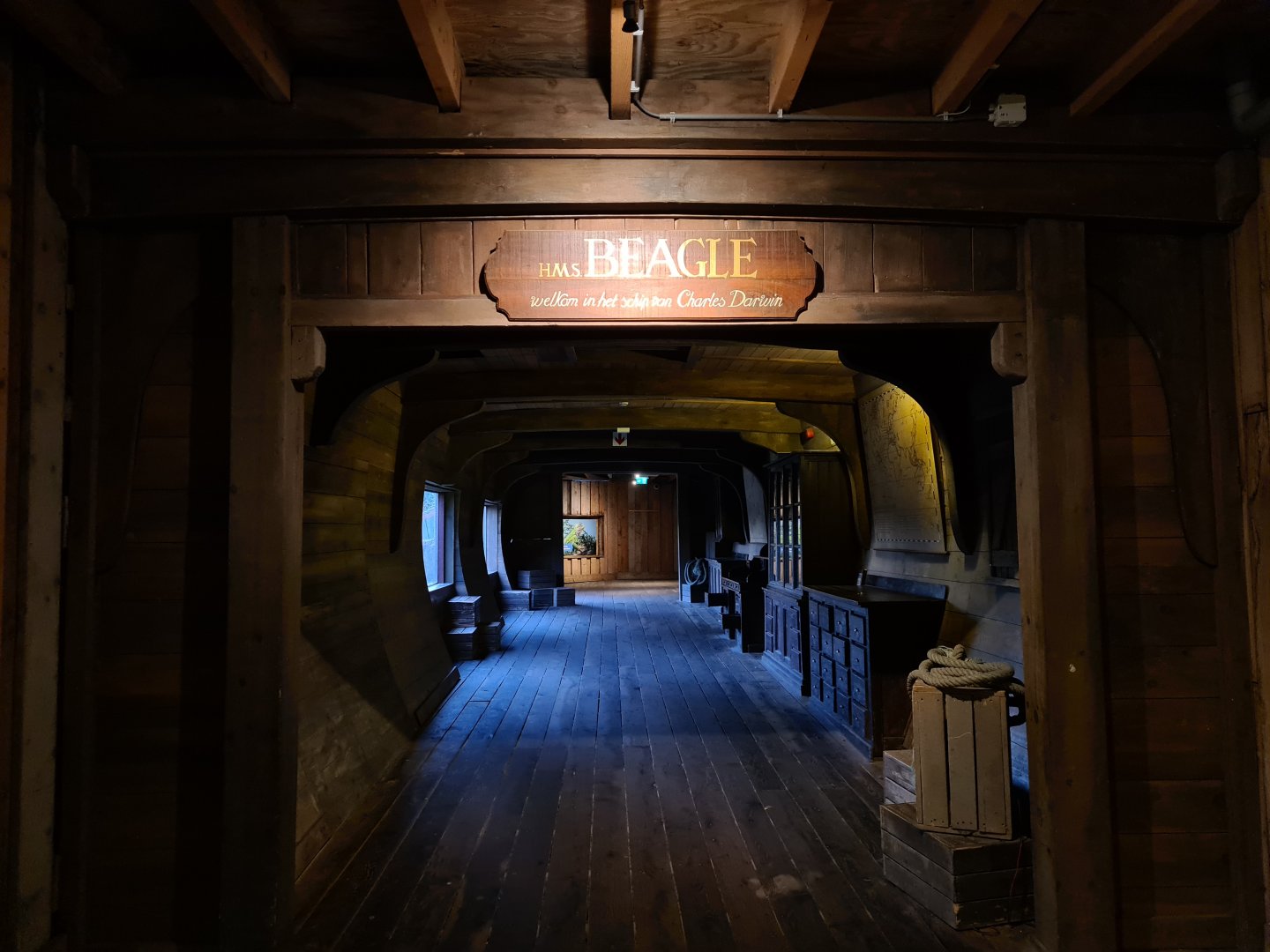 Oceanium -  HMS beagle (Galapagos tortoise viewing gallery)