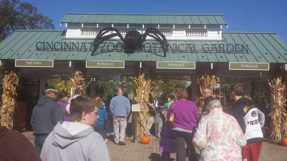Oct. 2013 - Halloween Themed Zoo Entrance