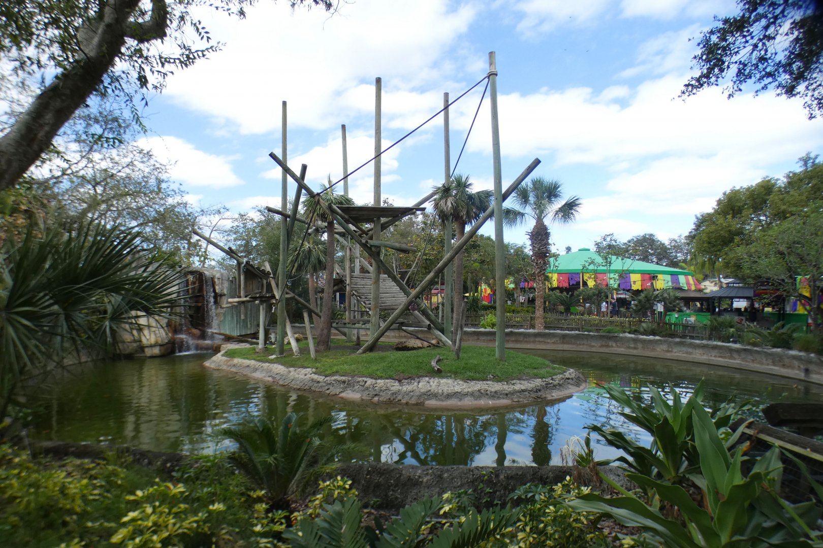 Oct. 2020 - Primate World - Angolan Colobus Exhibit