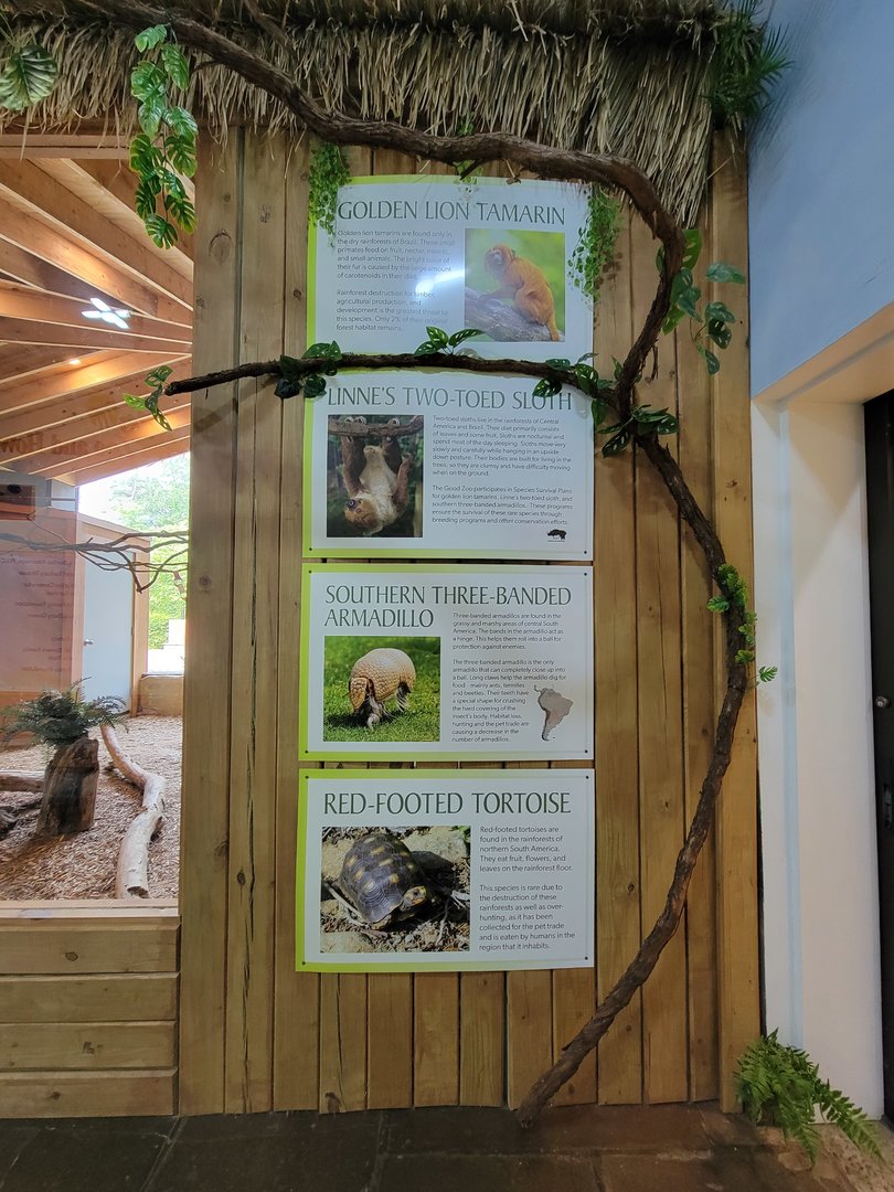 Oglebay Good Zoo - Their indoor signs are REALLY big