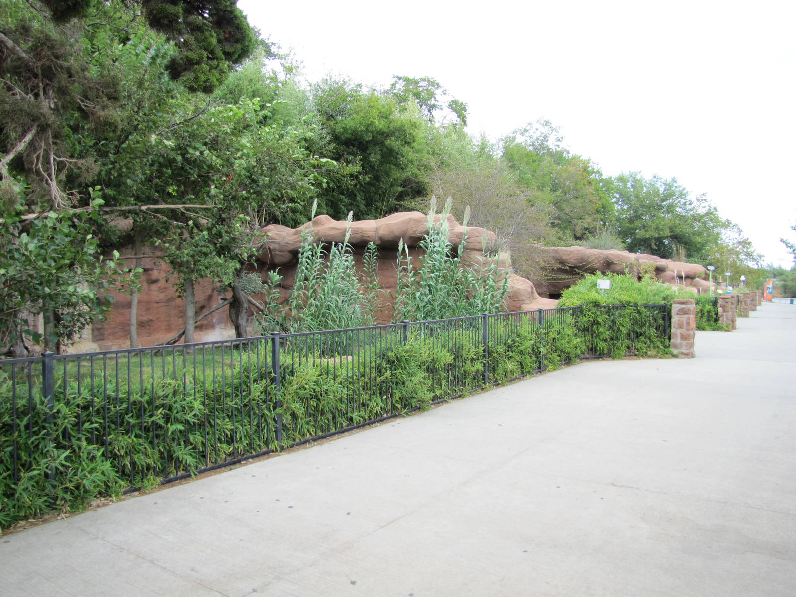 Oklahoma City Zoo 2010 - Former bear grottos