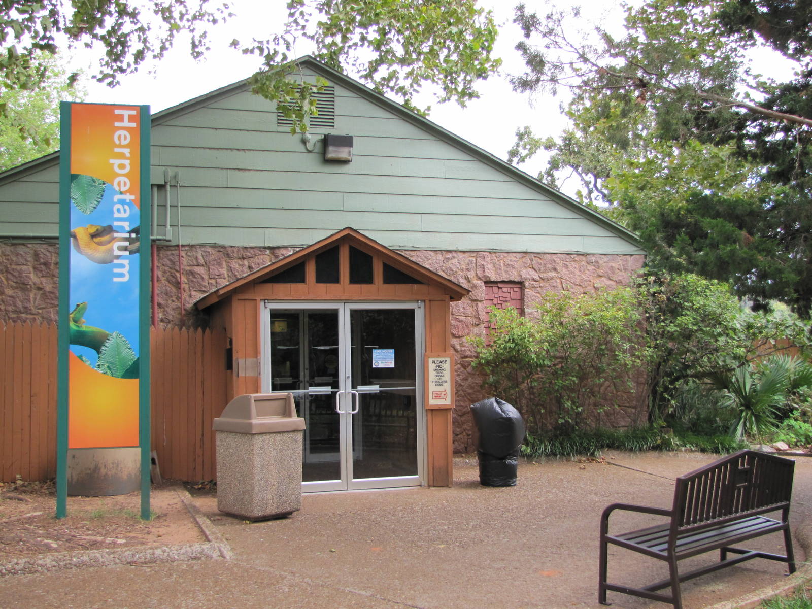 Oklahoma City Zoo 2010 - Front of Herpetarium
