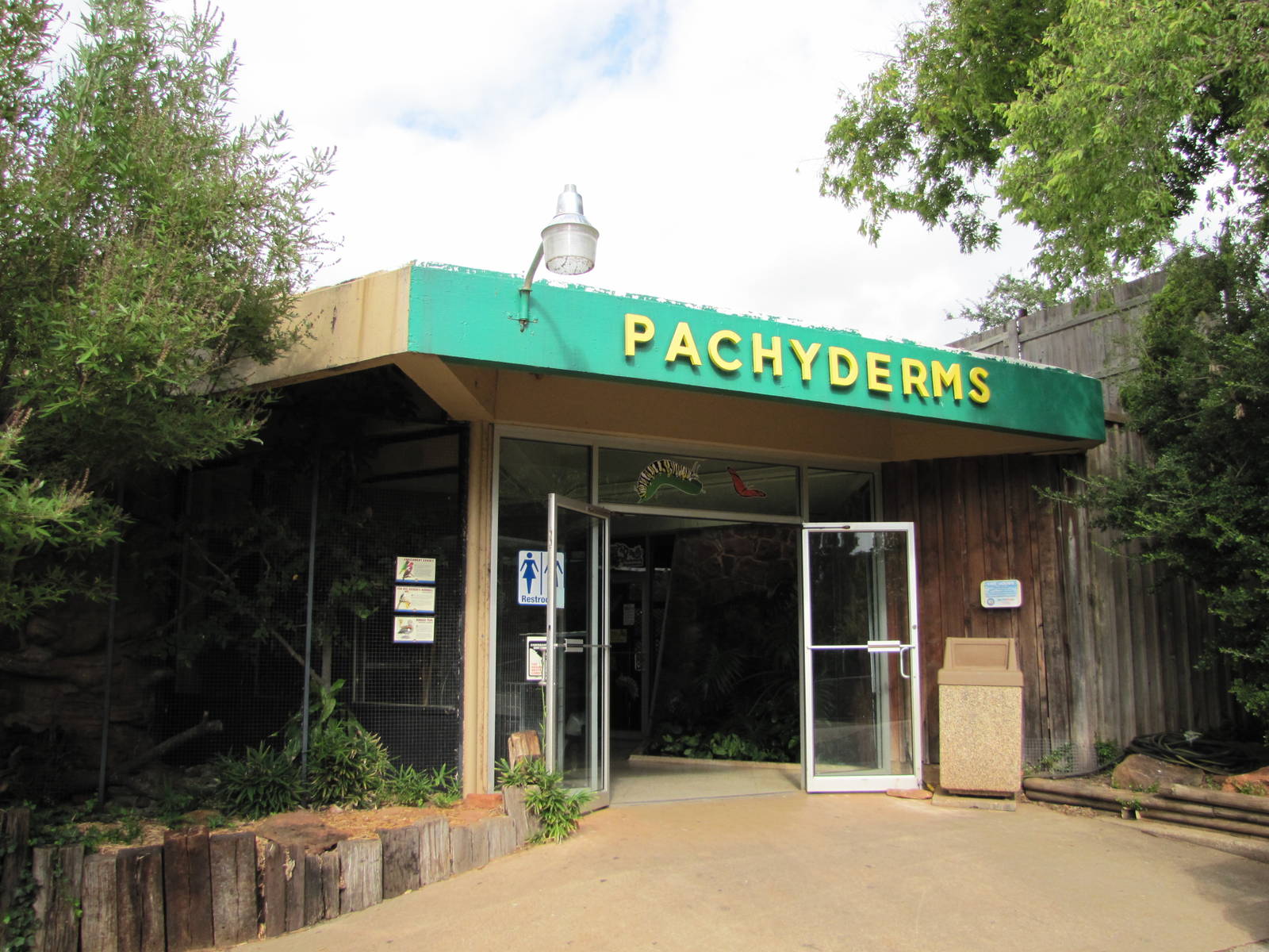 Oklahoma City Zoo 2010 - Front of Pachyderm Building