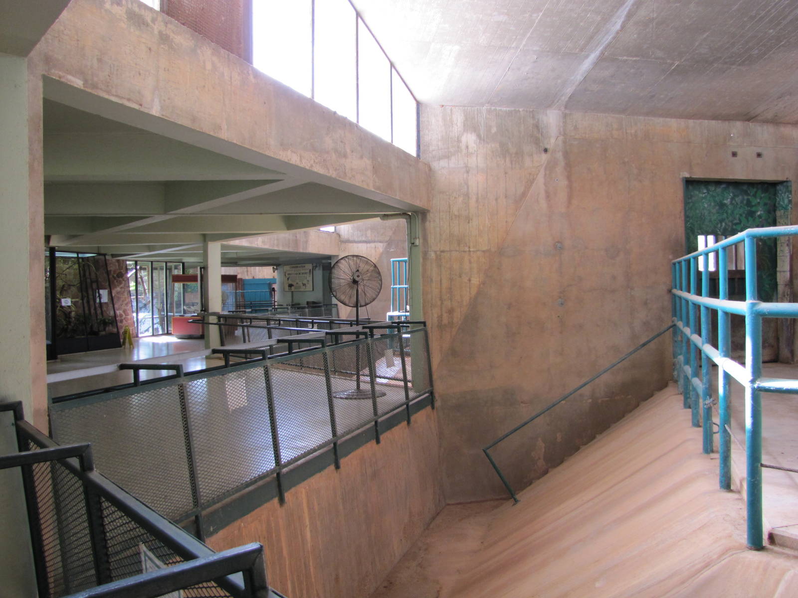 Oklahoma City Zoo 2010 - General view in Pachyderm Building
