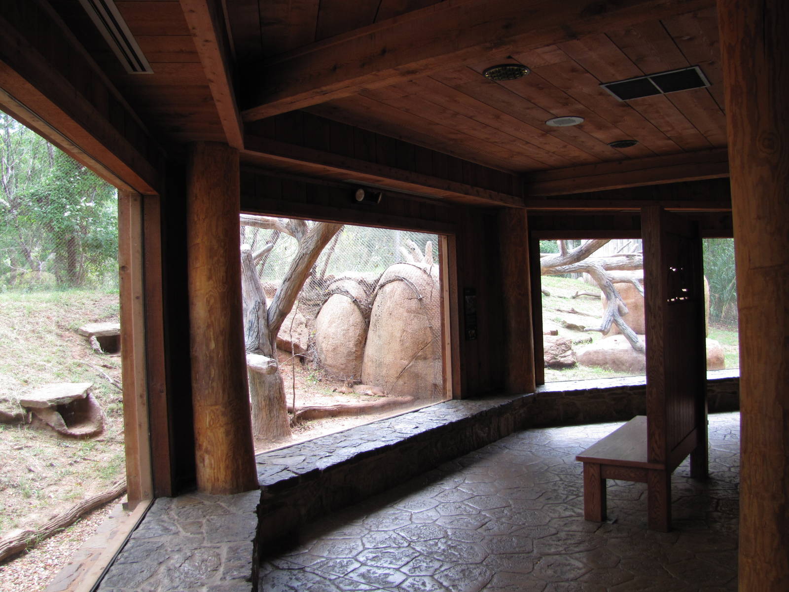 Oklahoma City Zoo 2010 - General view in Small Cat Center