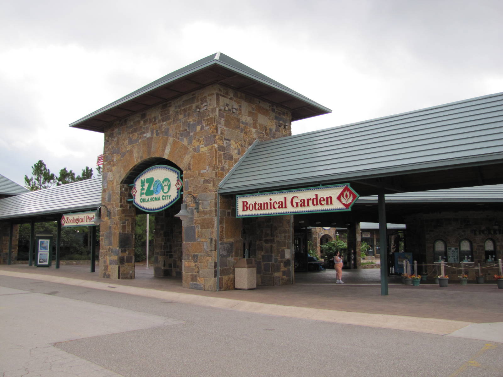 Oklahoma City Zoo 2010 - Left side of Main Entrance