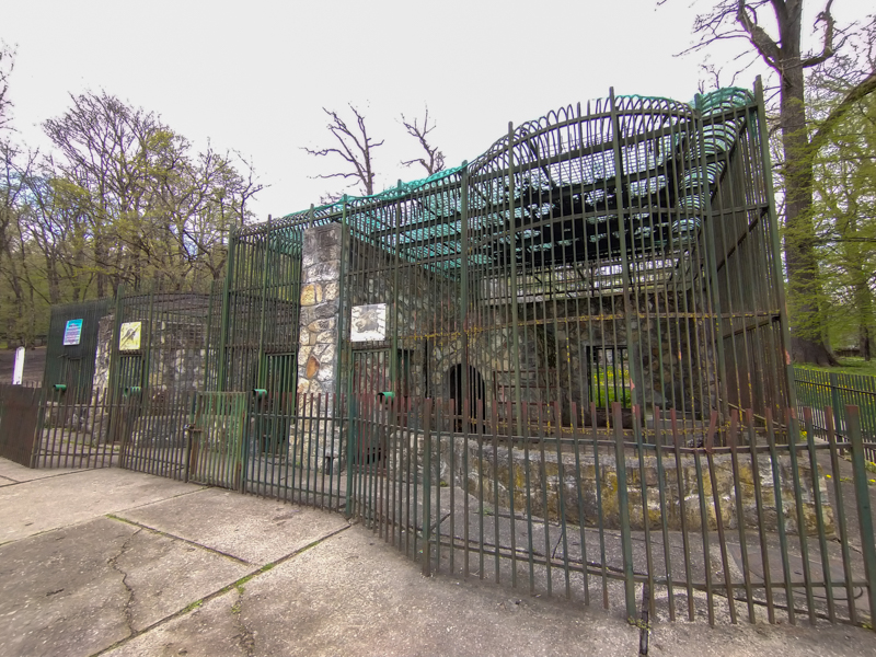 Old bear cages