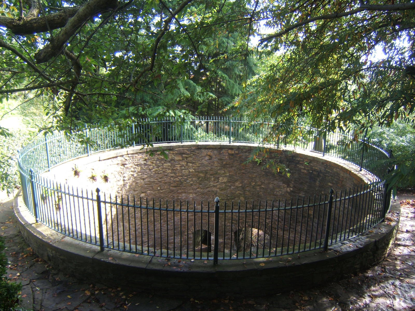 Old Bear Pit at Sheffield Botanical Gardens