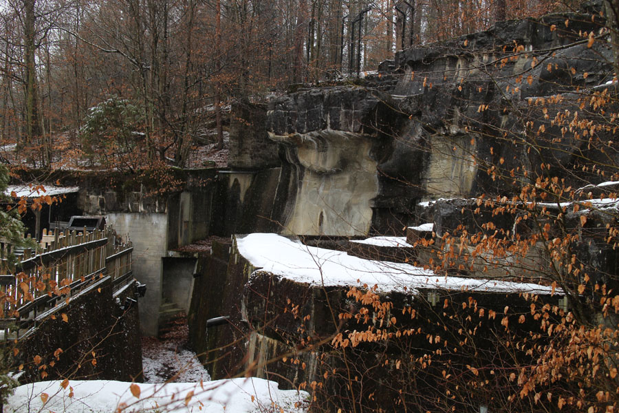 old bear pit (unused)