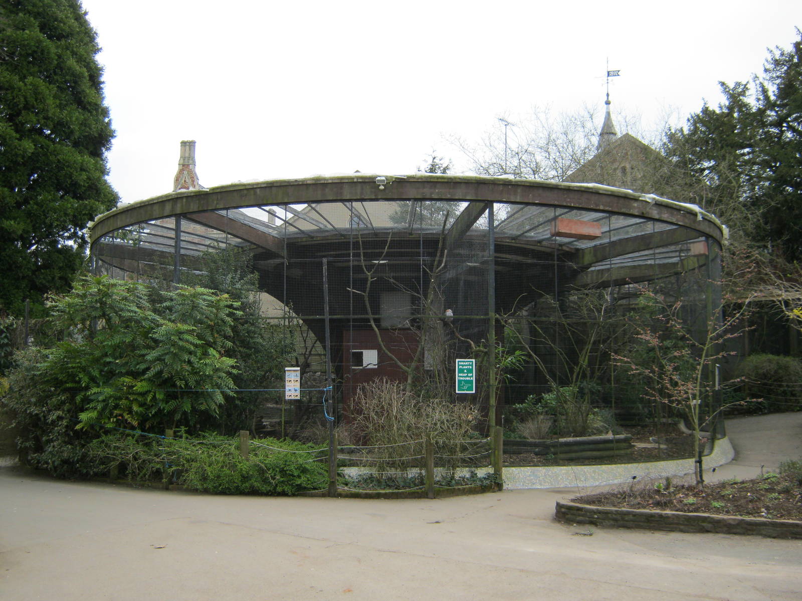 Old Bird of Prey aviary (photo 2011)