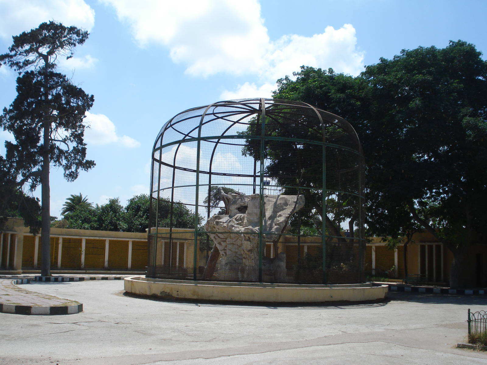 Old bird of prey aviary