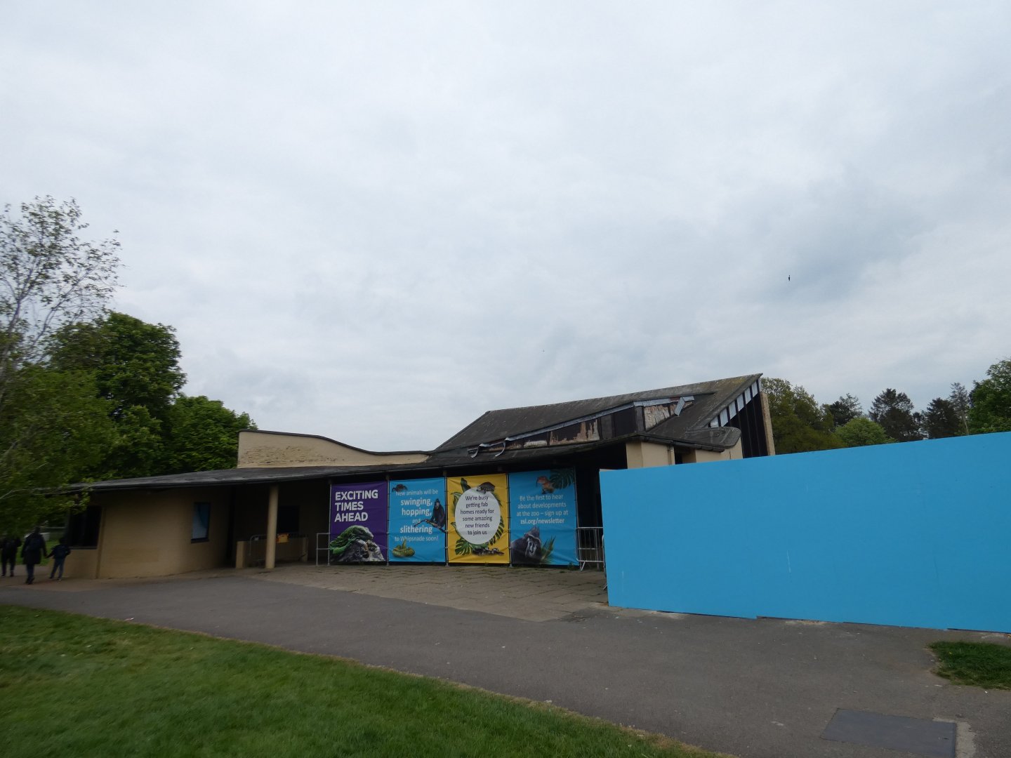 Old dolphin and sea lion house