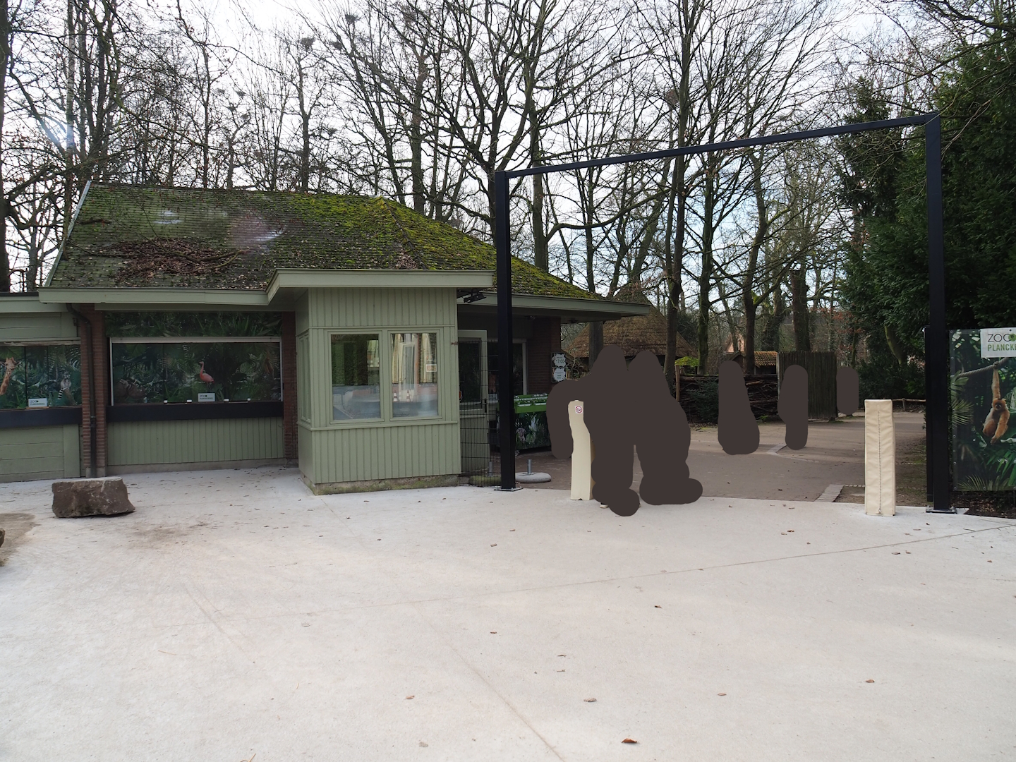 Old entrance temporarily in use again because of construction, 2024-03-04