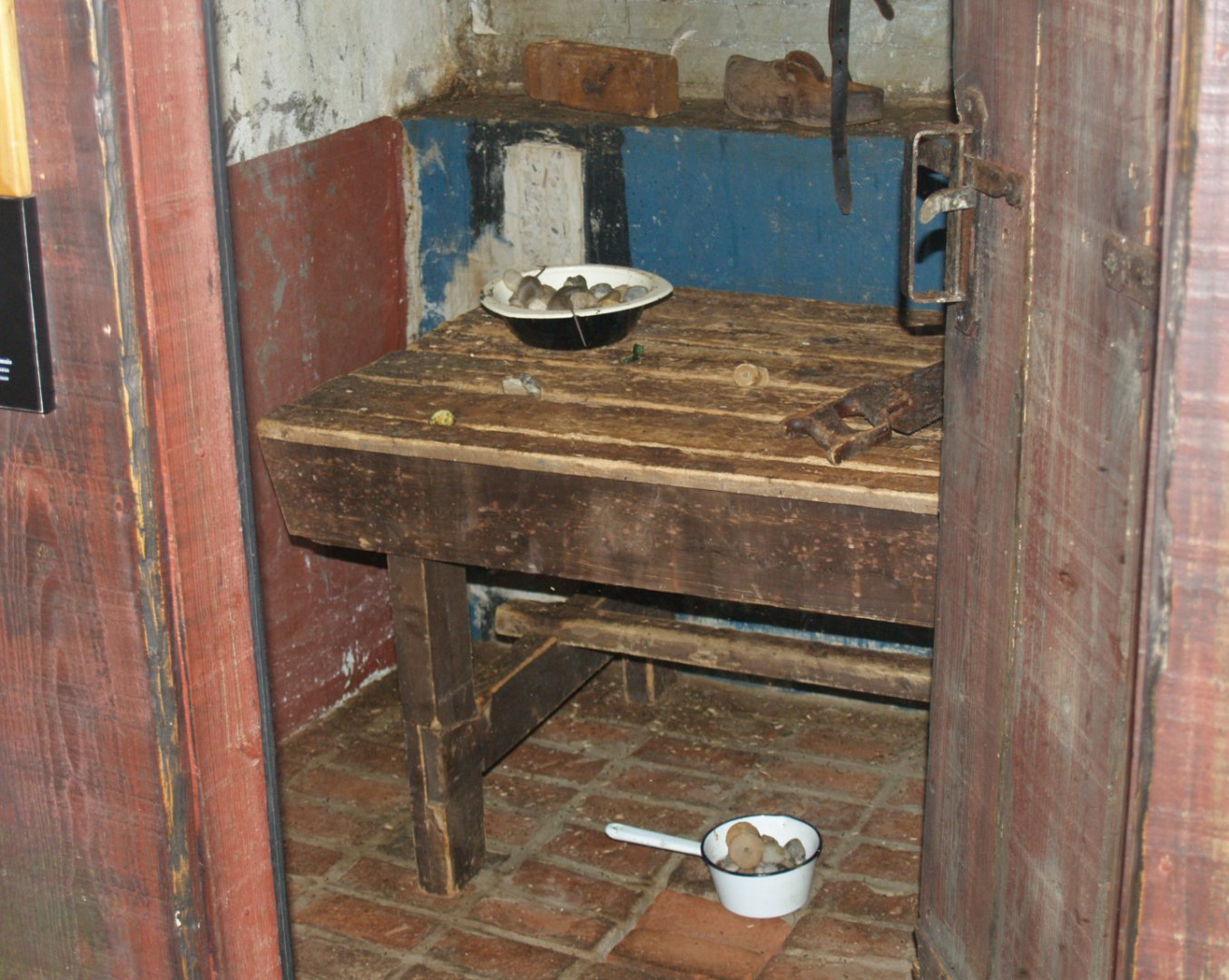 Old kitchen part of the Rat Sewer, 2006-07-08