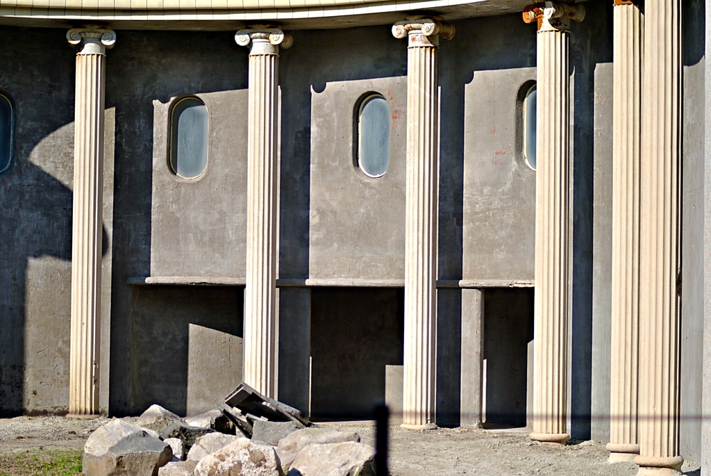 Old lion / future Jelada enclosure