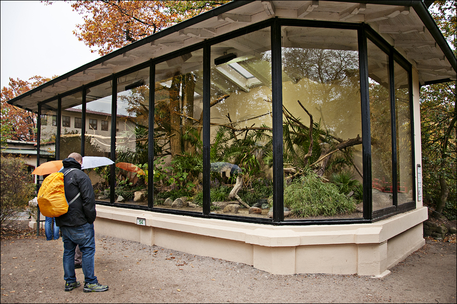 Old monkey-pavillion / carnivore pavilion at Hamburg