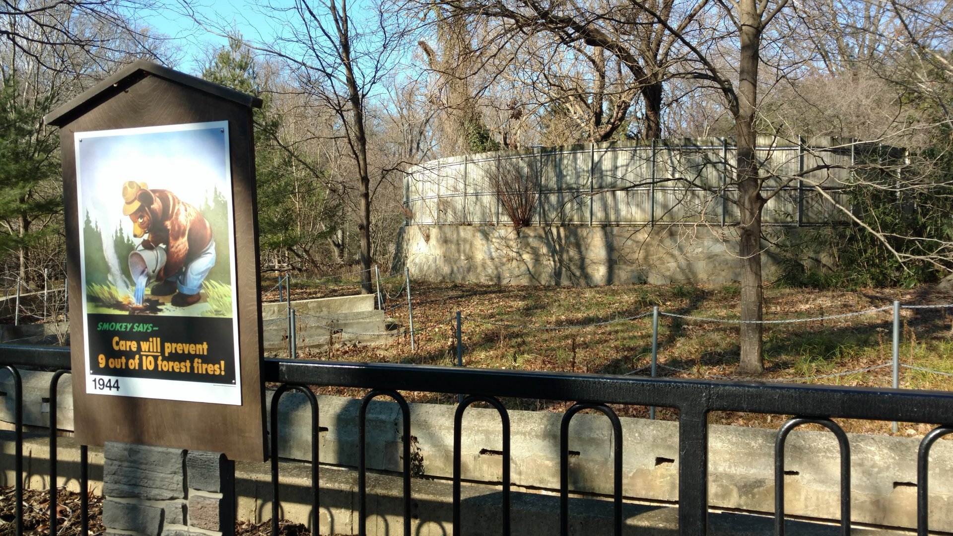 Old Smokey the Bear Grottoes