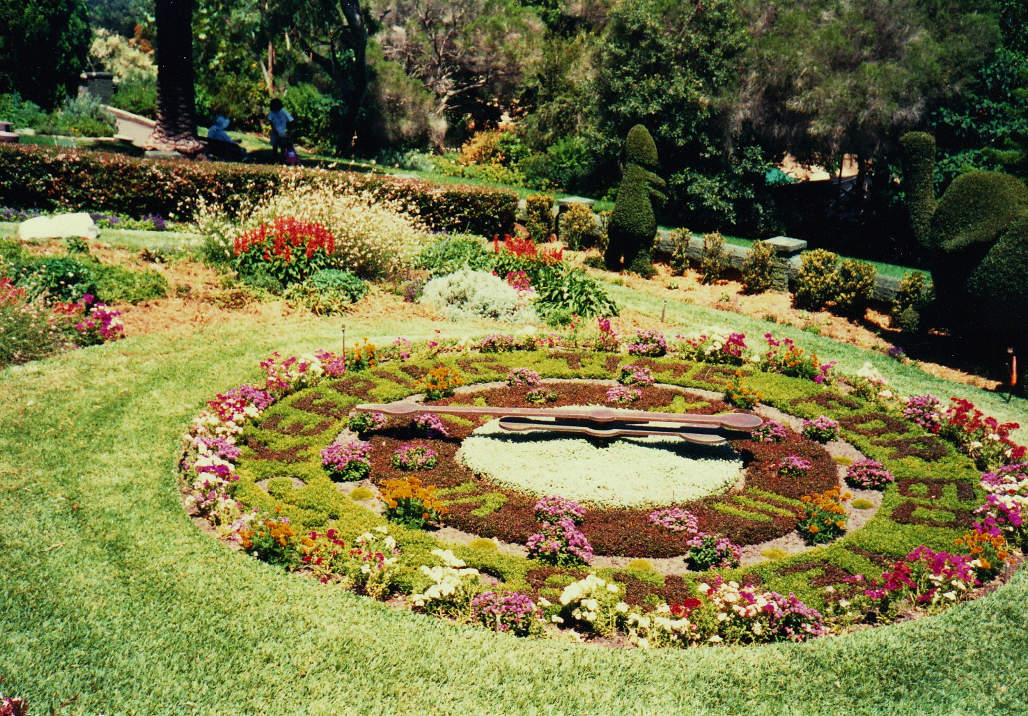 Old Taronga Zoo Photo February 1989 - The Floral Clock
