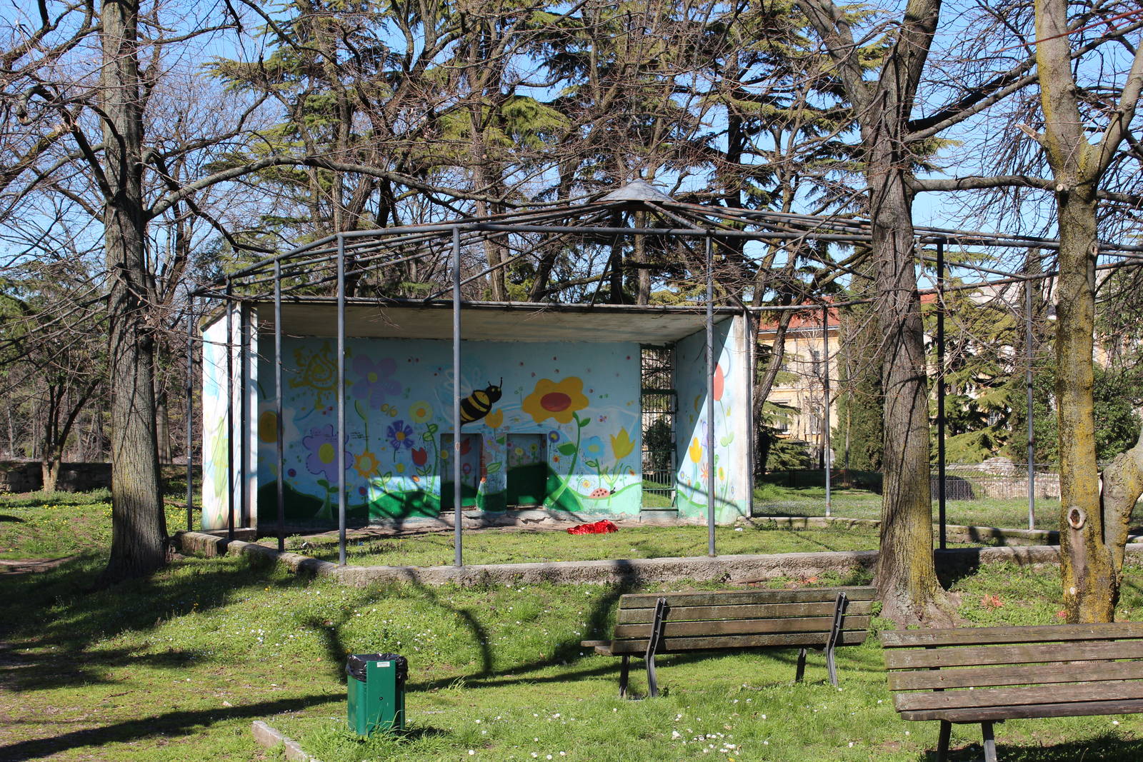 Old Verona Zoo - March 2013