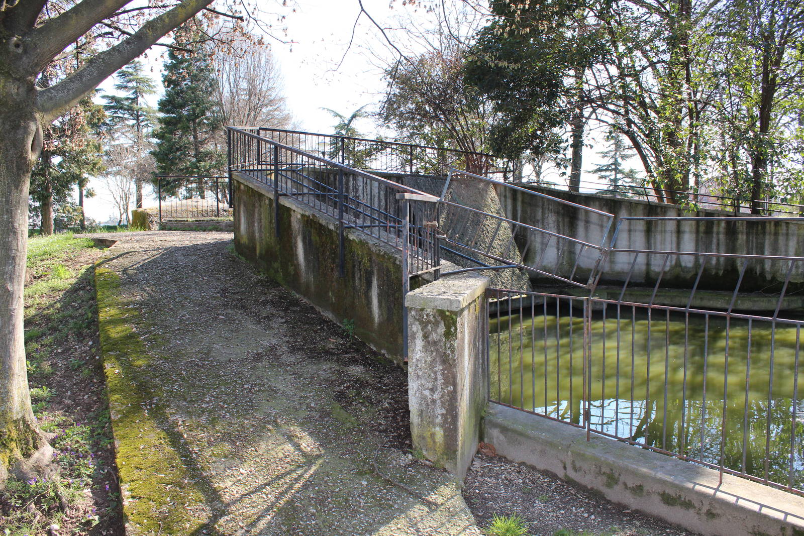 Old Verona Zoo - March 2013
