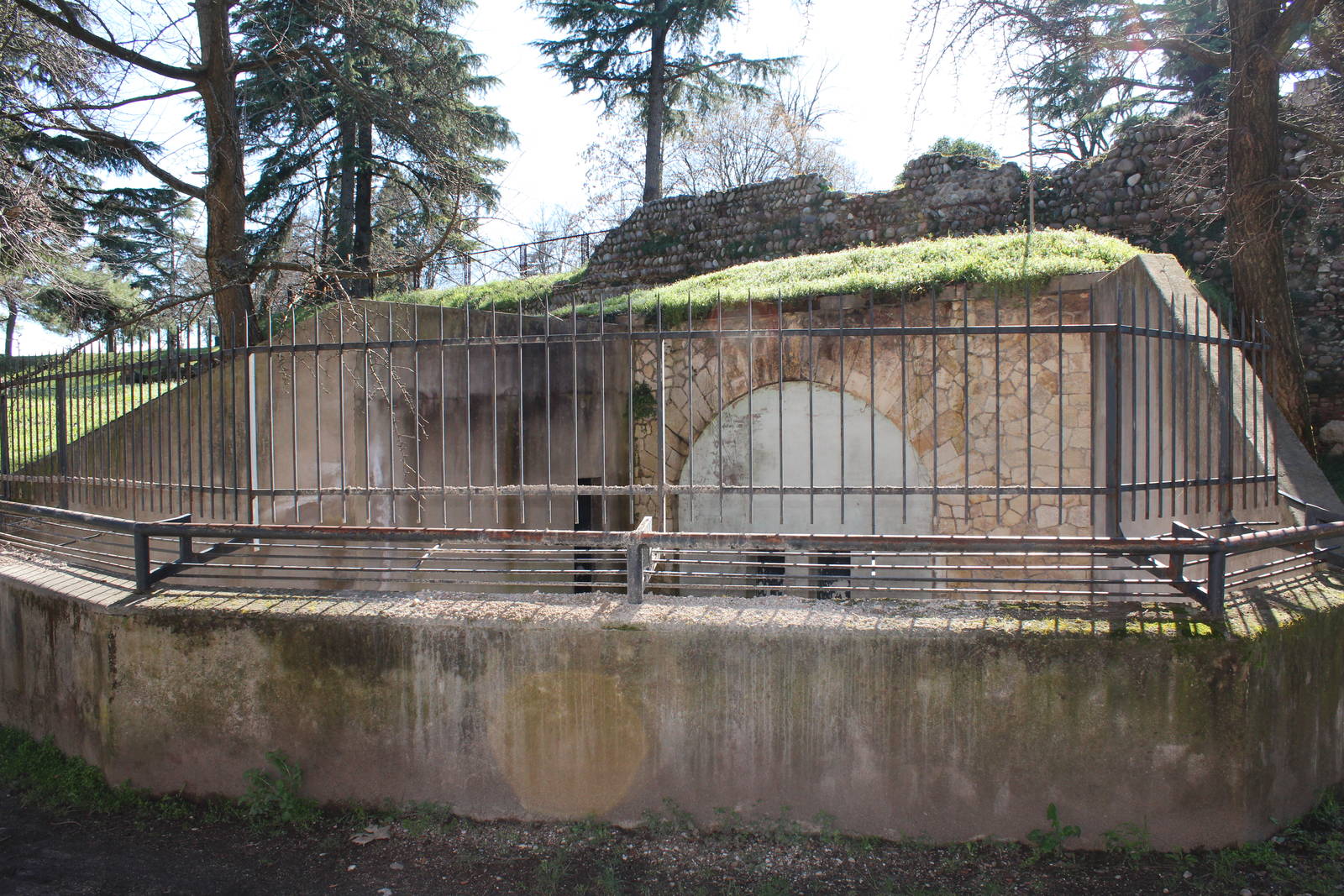 Old Verona Zoo - March 2013