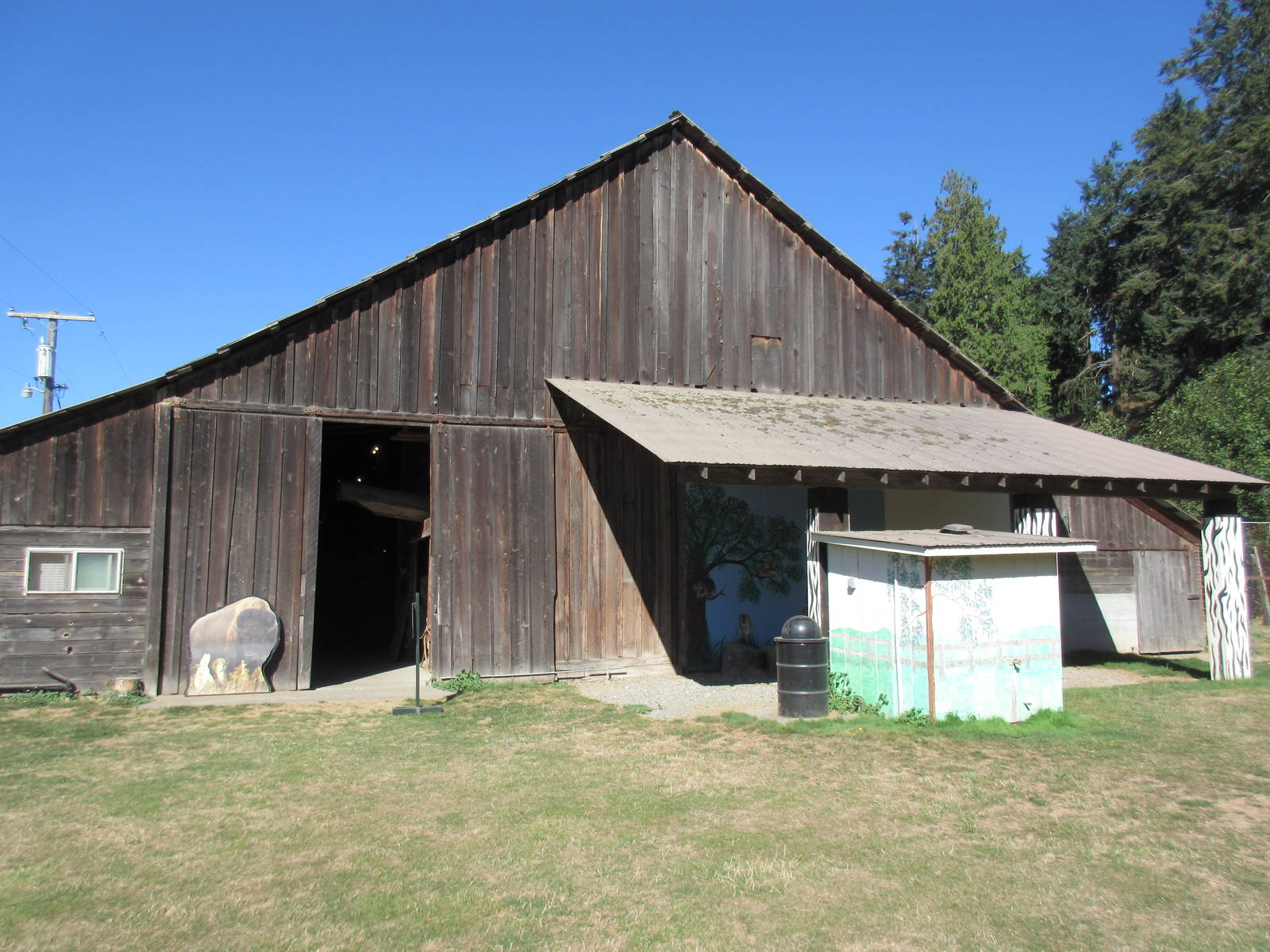 Olympic Game Farm - Barn (with reptile exhibits and old movie props)