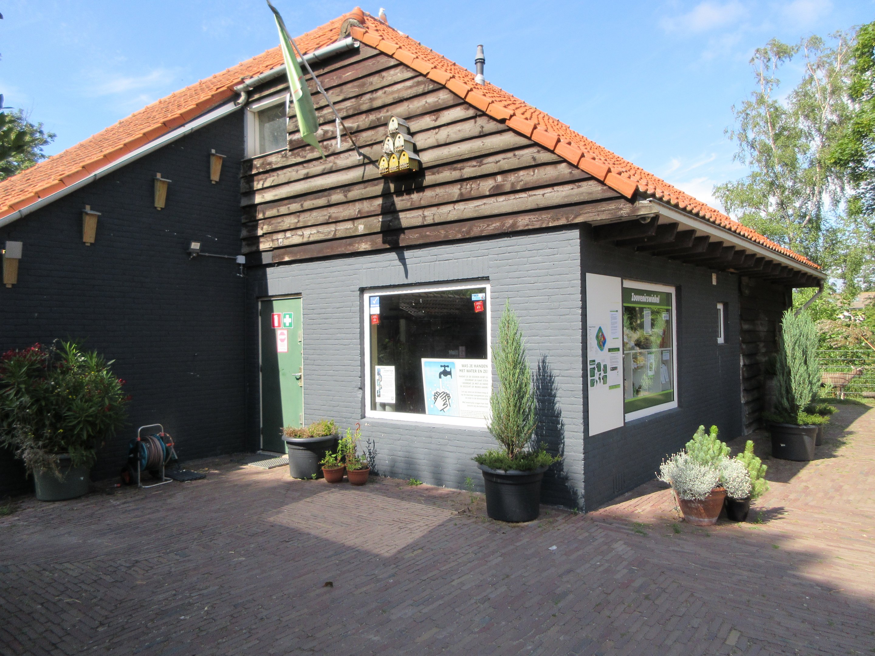 Only building on the island (with a tiny Reptile House in the back)