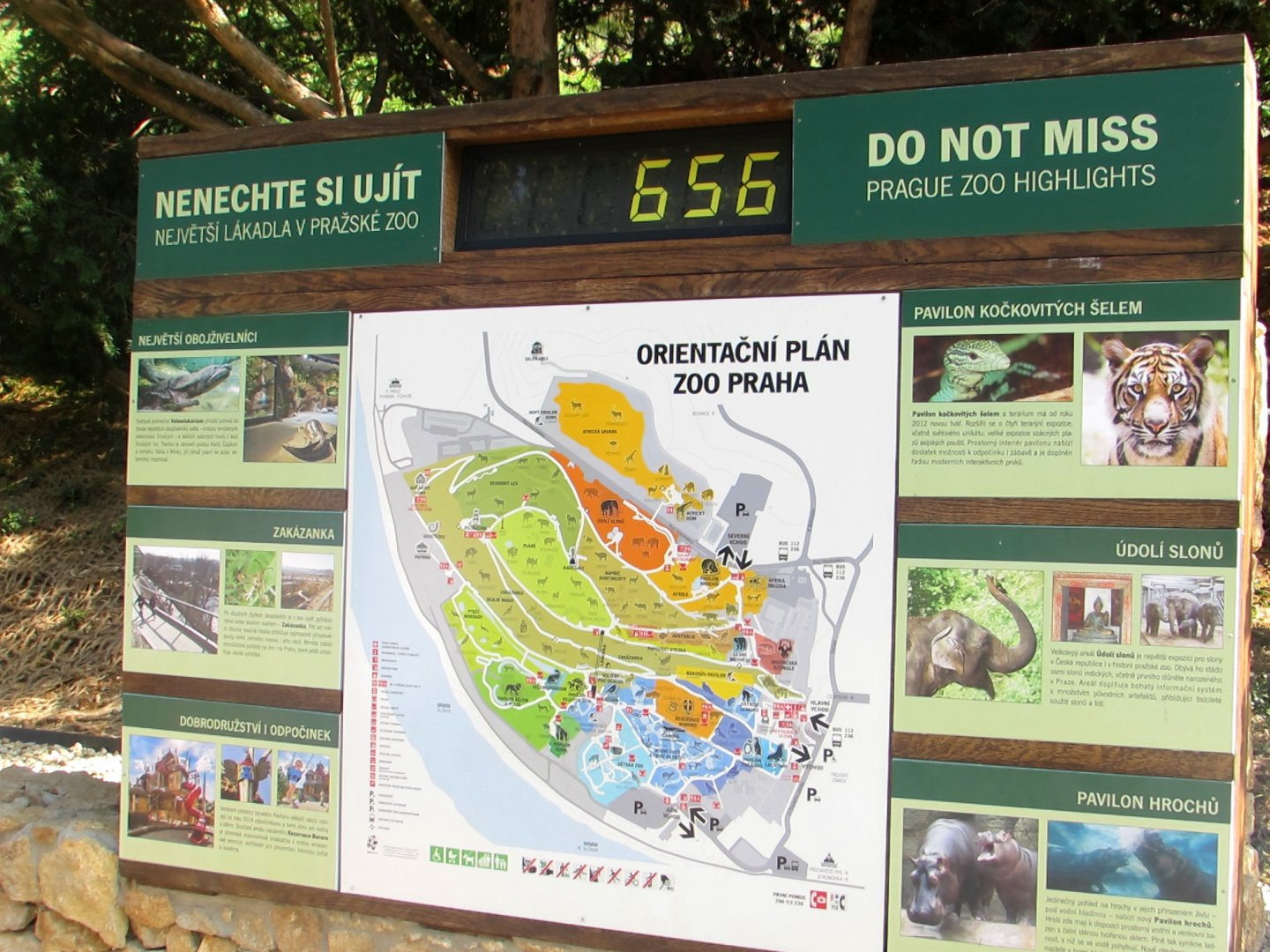 Open half on hour. 656 guests - July/2017